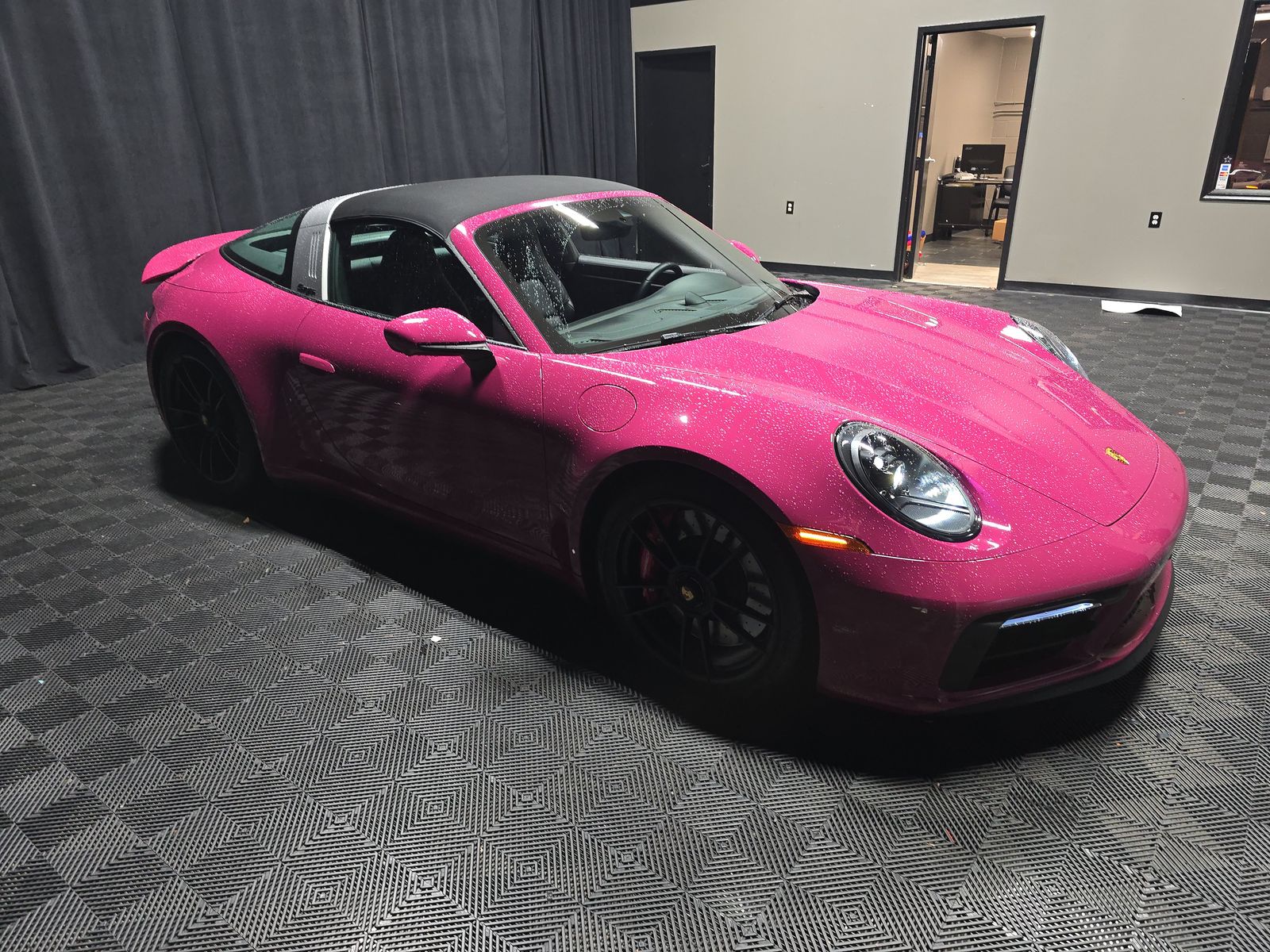 2024 Porsche 911 4 GTS Targa AWD