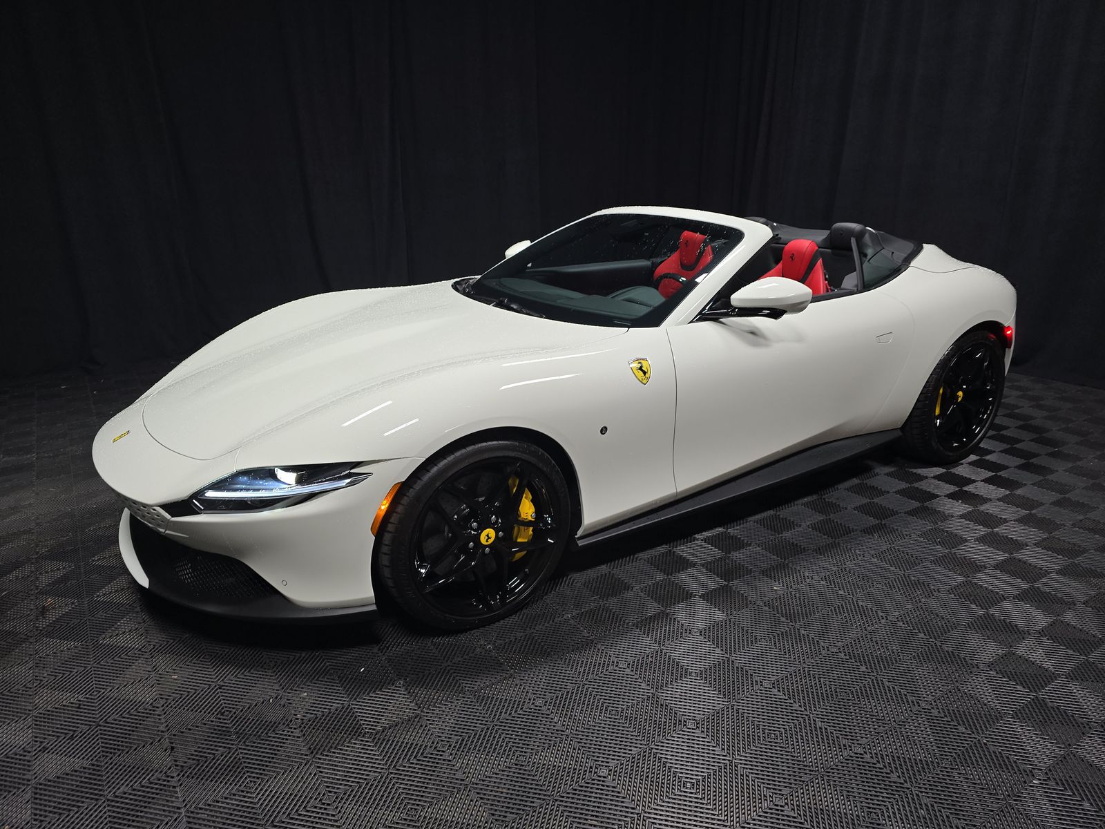 2024 Ferrari Roma Base RWD