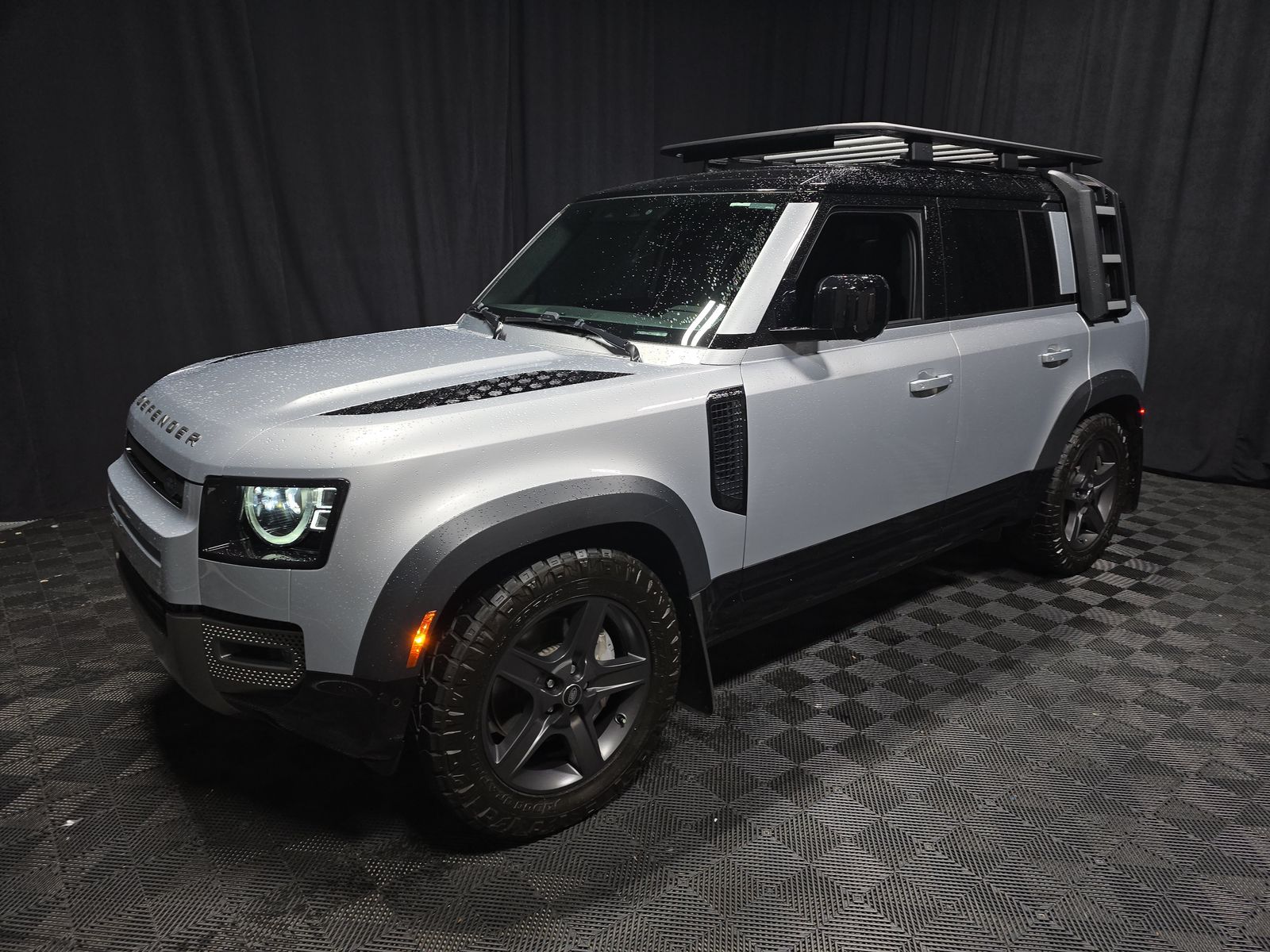 2023 Land Rover Defender 110 X-Dynamic SE AWD