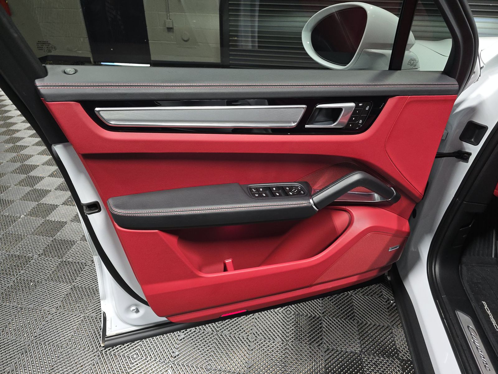 2023 Porsche Cayenne E-Hybrid Turbo S AWD