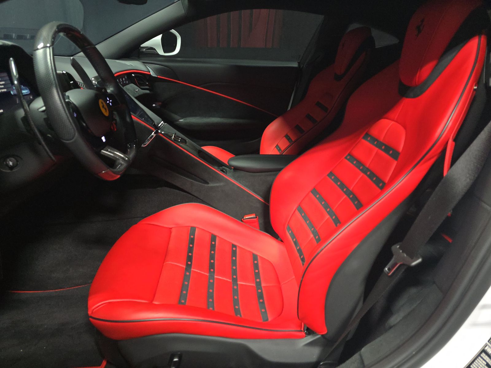 2022 Ferrari Roma Base RWD