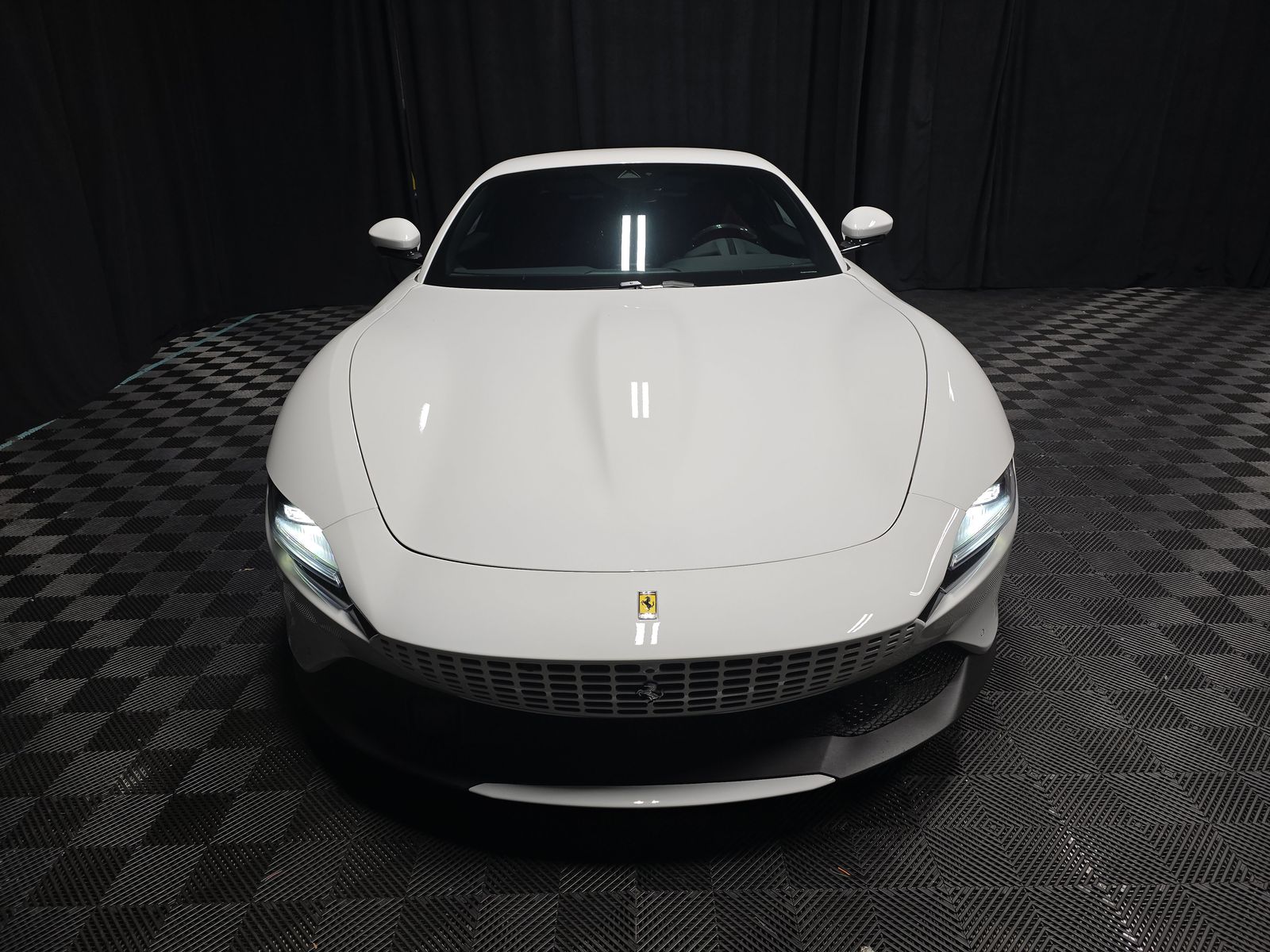 2022 Ferrari Roma Base RWD