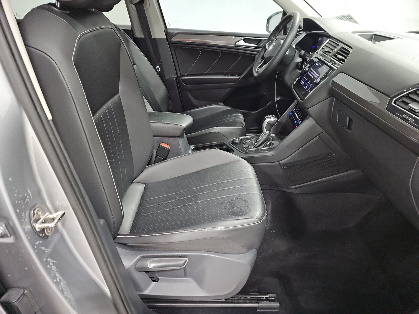 2022 Volkswagen Tiguan 2.0T SE AWD