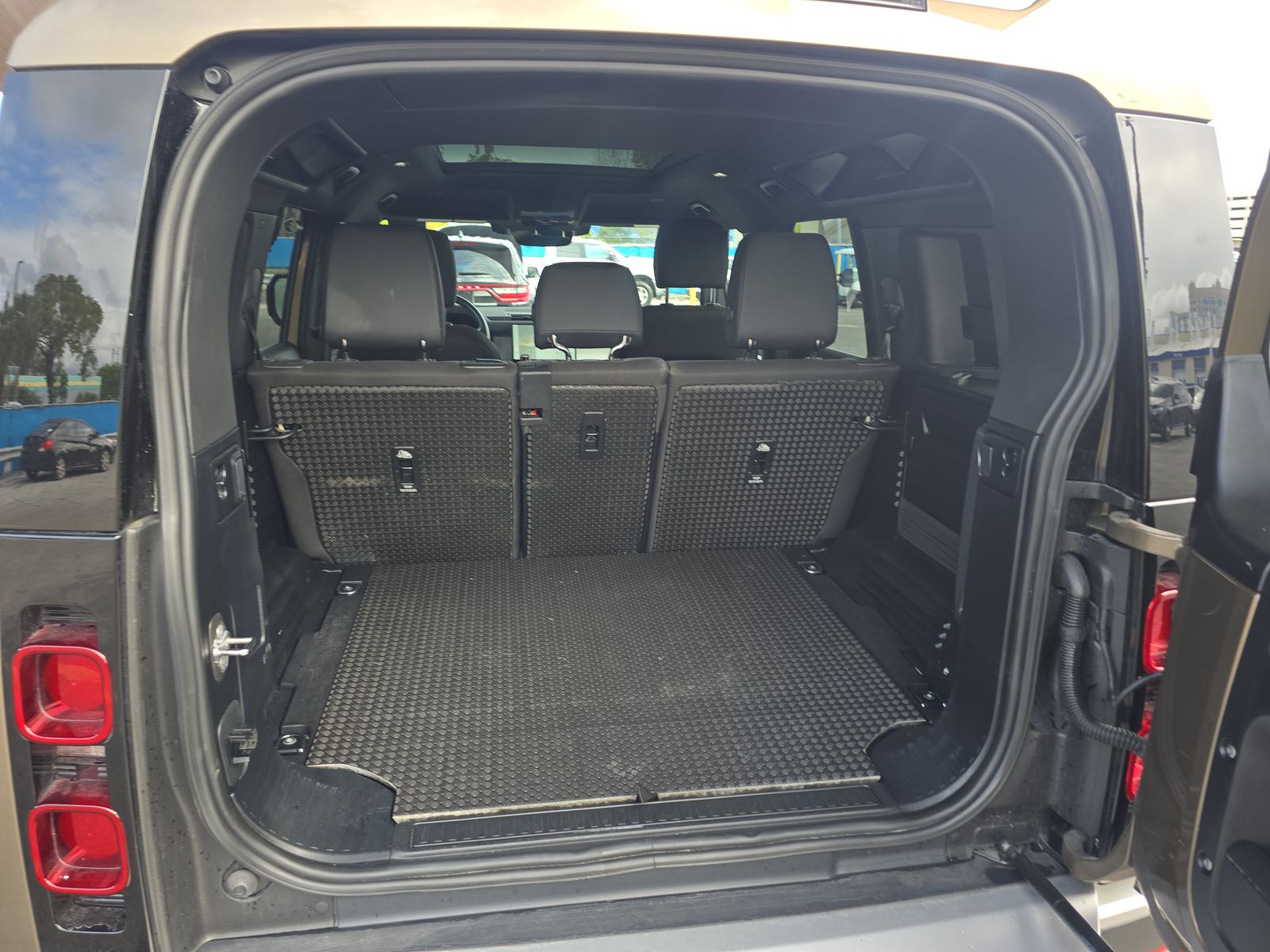 2025 Land Rover Defender 110 S AWD