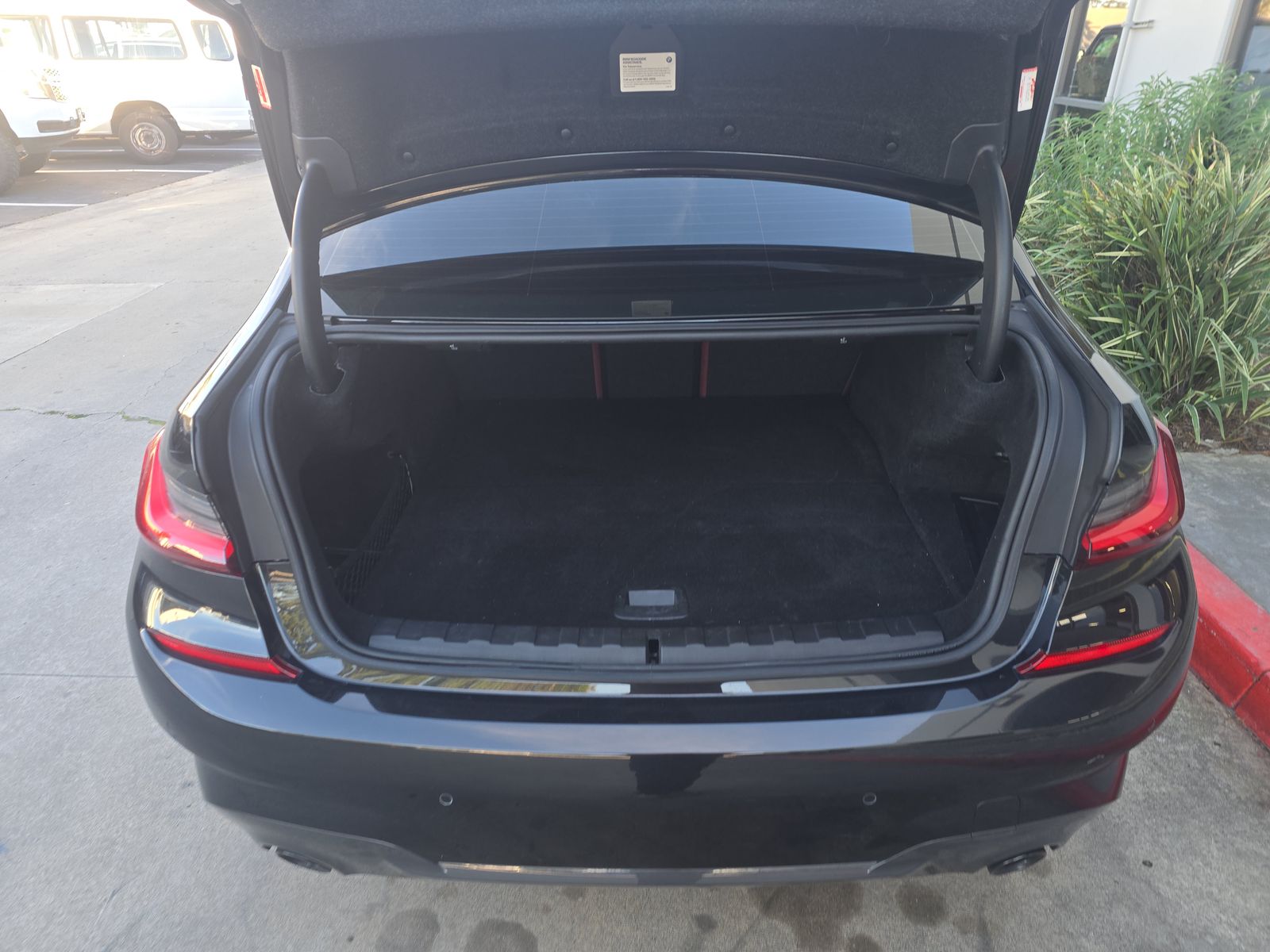 2022 BMW 3 Series 330e RWD