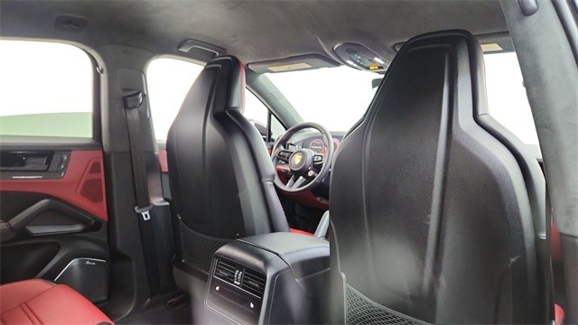 2024 Porsche Cayenne Turbo GT AWD