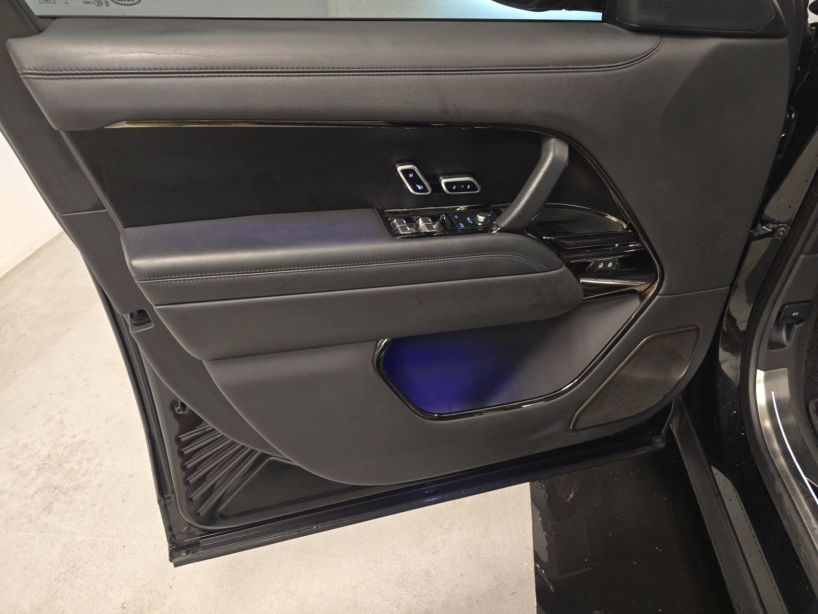 2023 Land Rover Range Rover SV LWB AWD