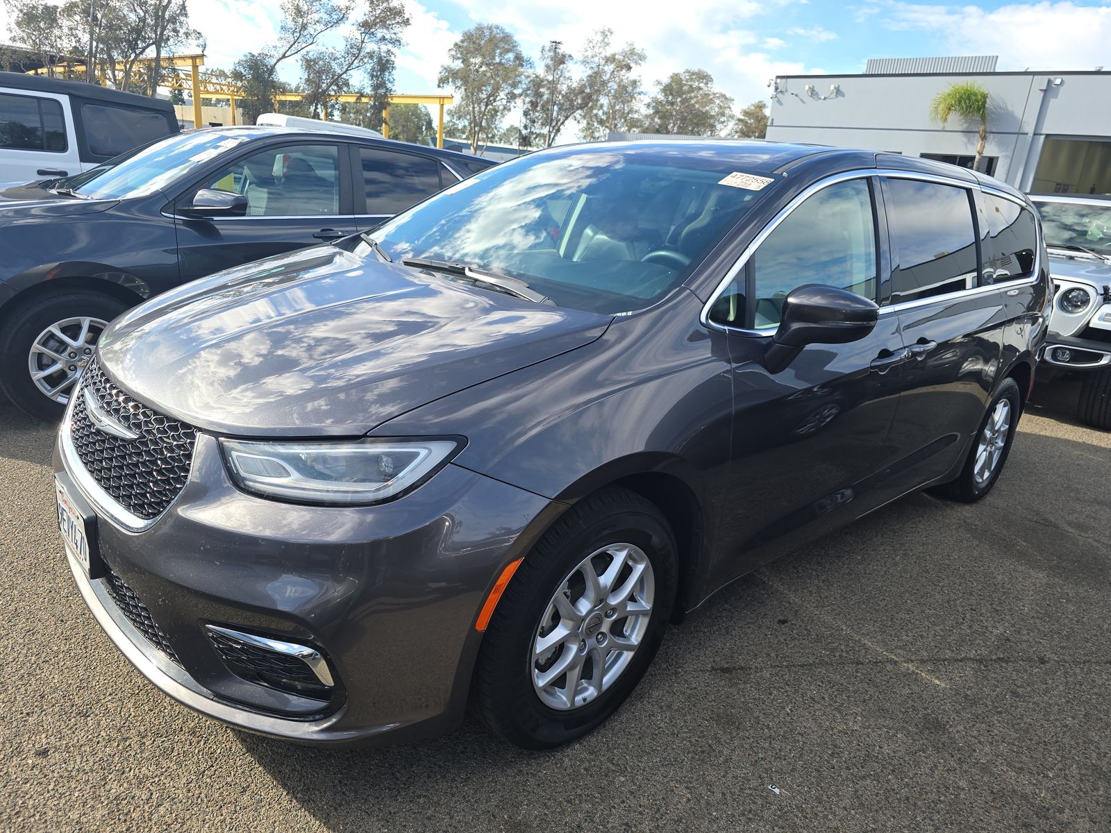 2023 Chrysler Pacifica Touring L FWD