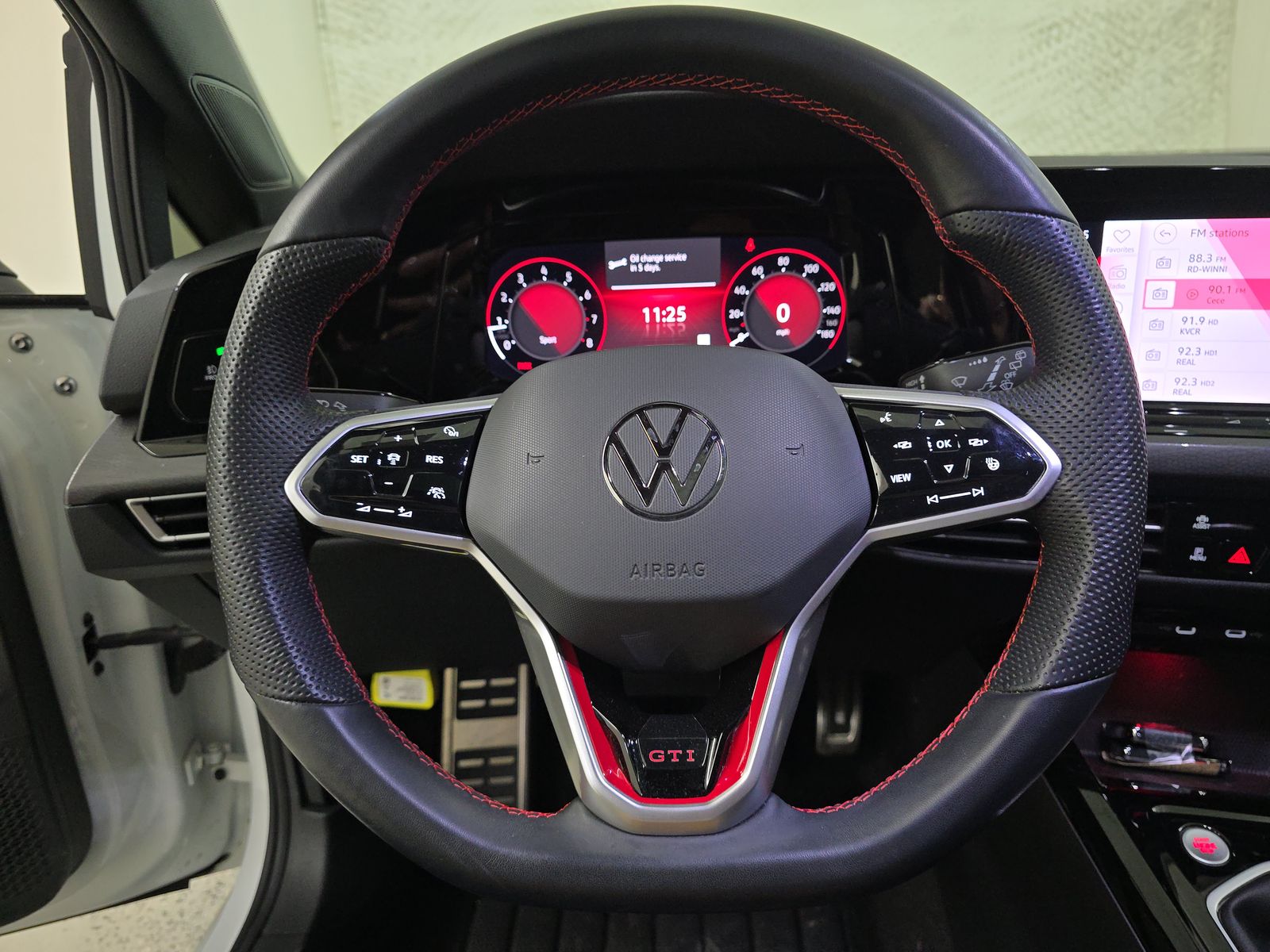 2023 Volkswagen Golf GTI 2.0T SE FWD