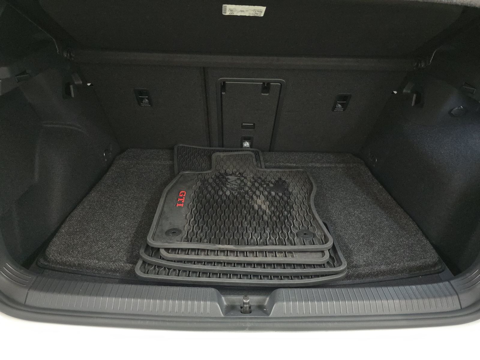 2023 Volkswagen Golf GTI 2.0T SE FWD