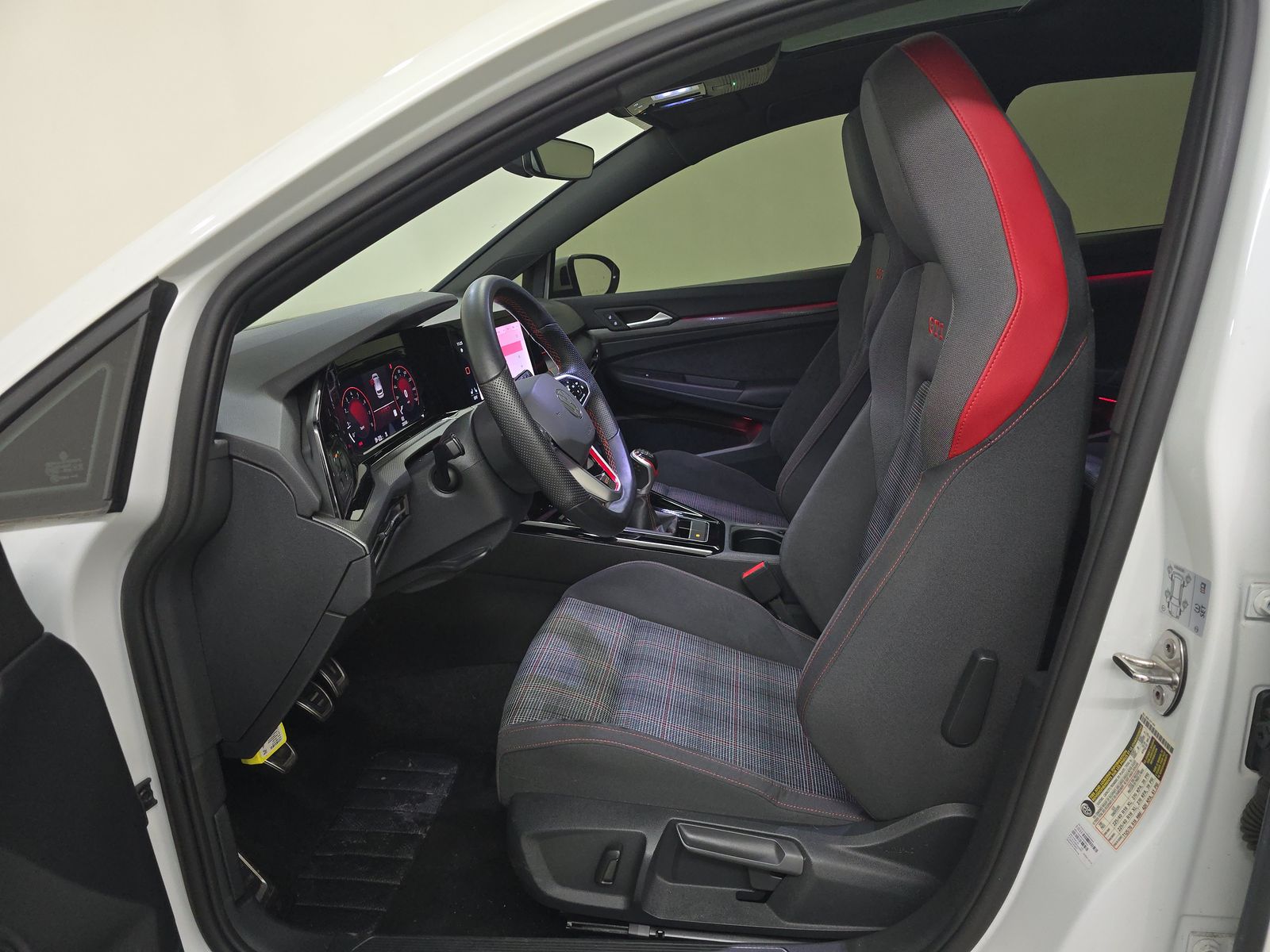 2023 Volkswagen Golf GTI 2.0T SE FWD