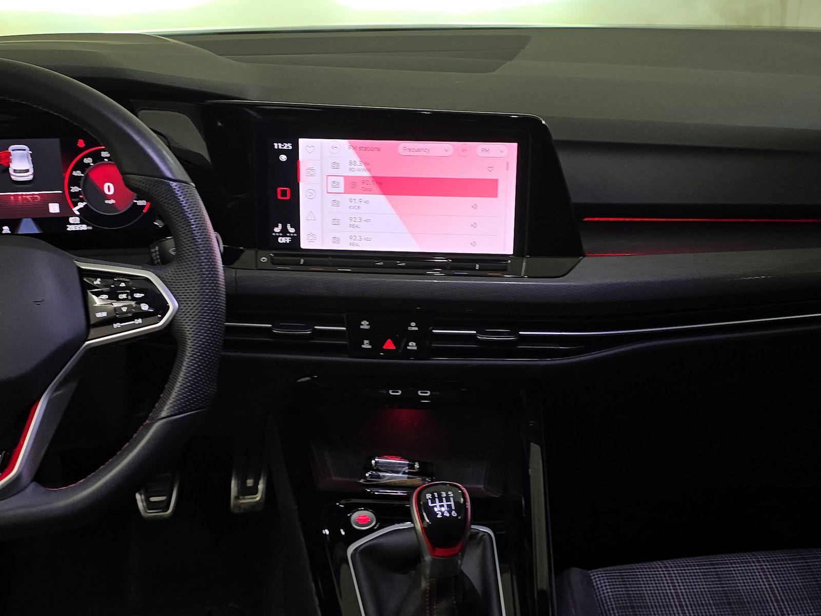 2023 Volkswagen Golf GTI 2.0T SE FWD