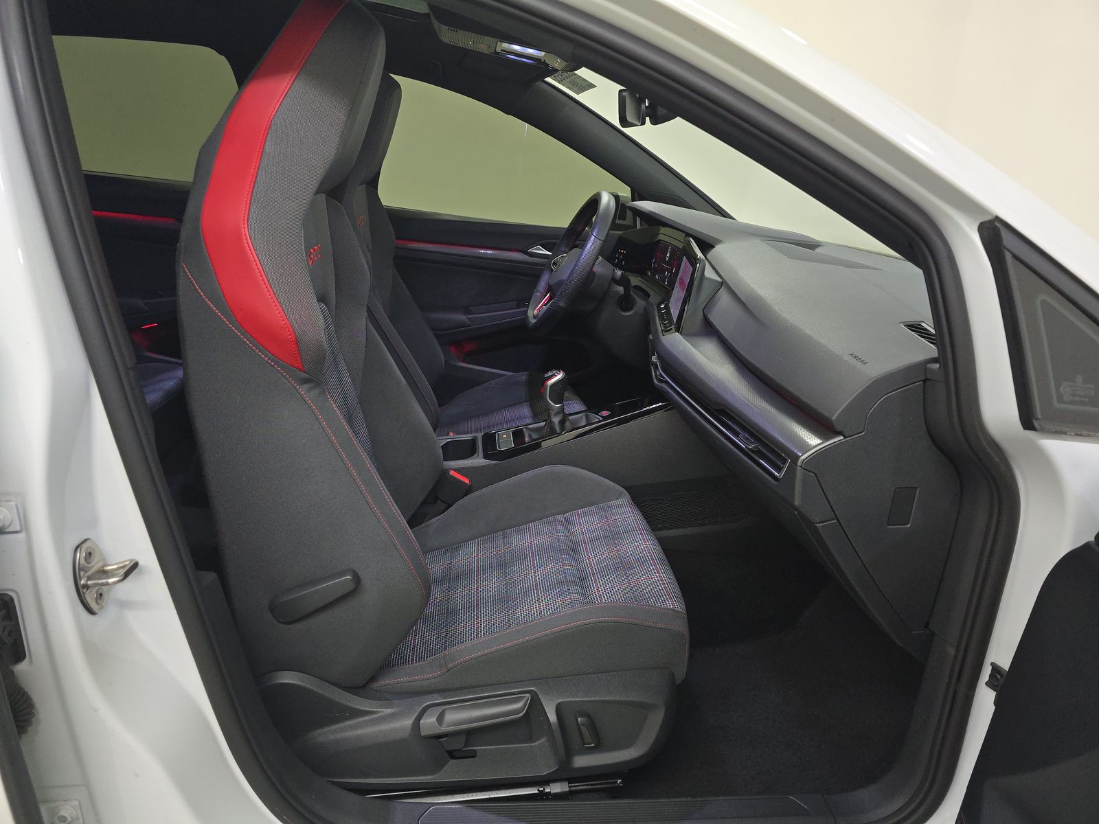 2023 Volkswagen Golf GTI 2.0T SE FWD