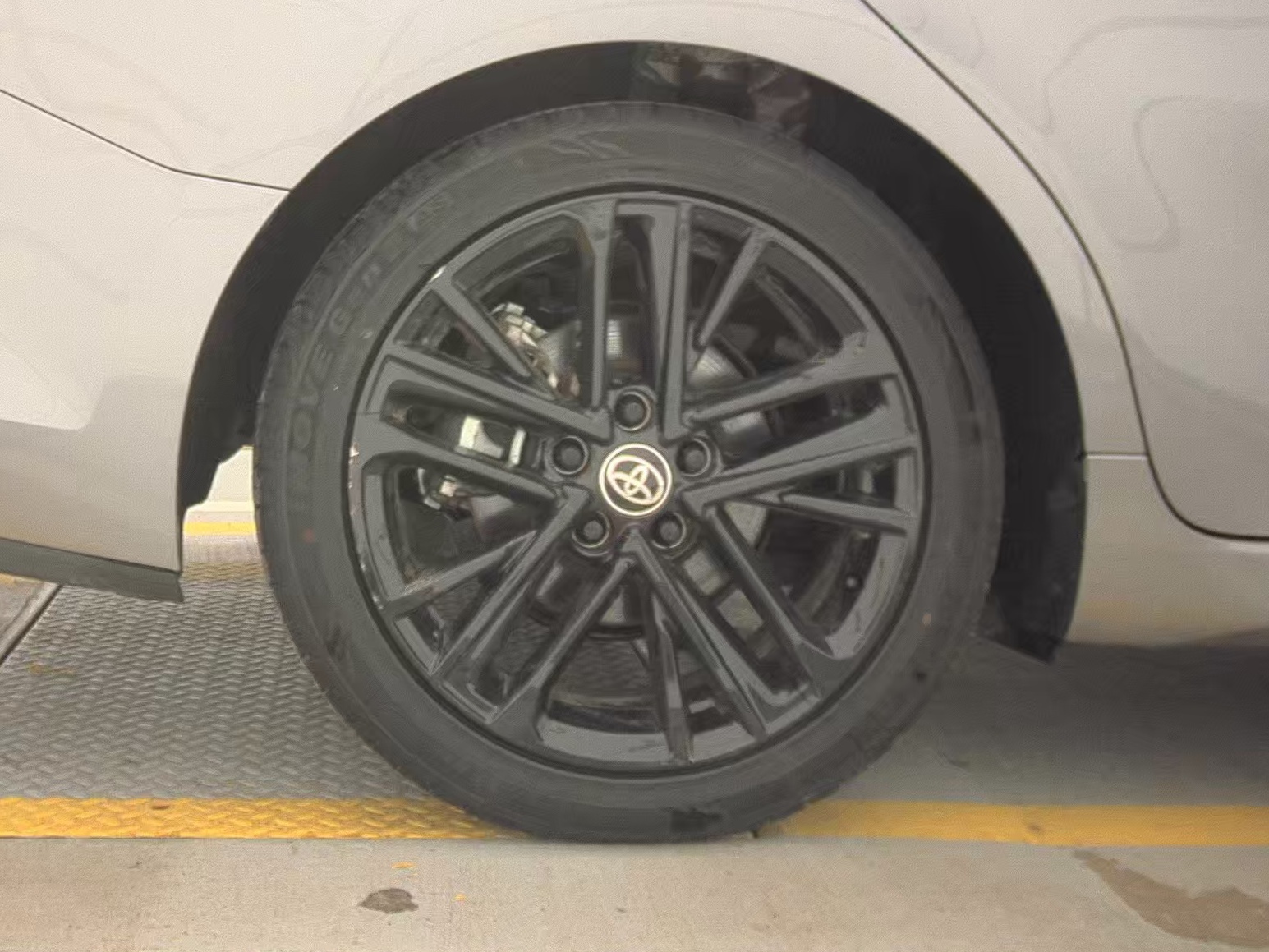 2025 Toyota Camry SE FWD