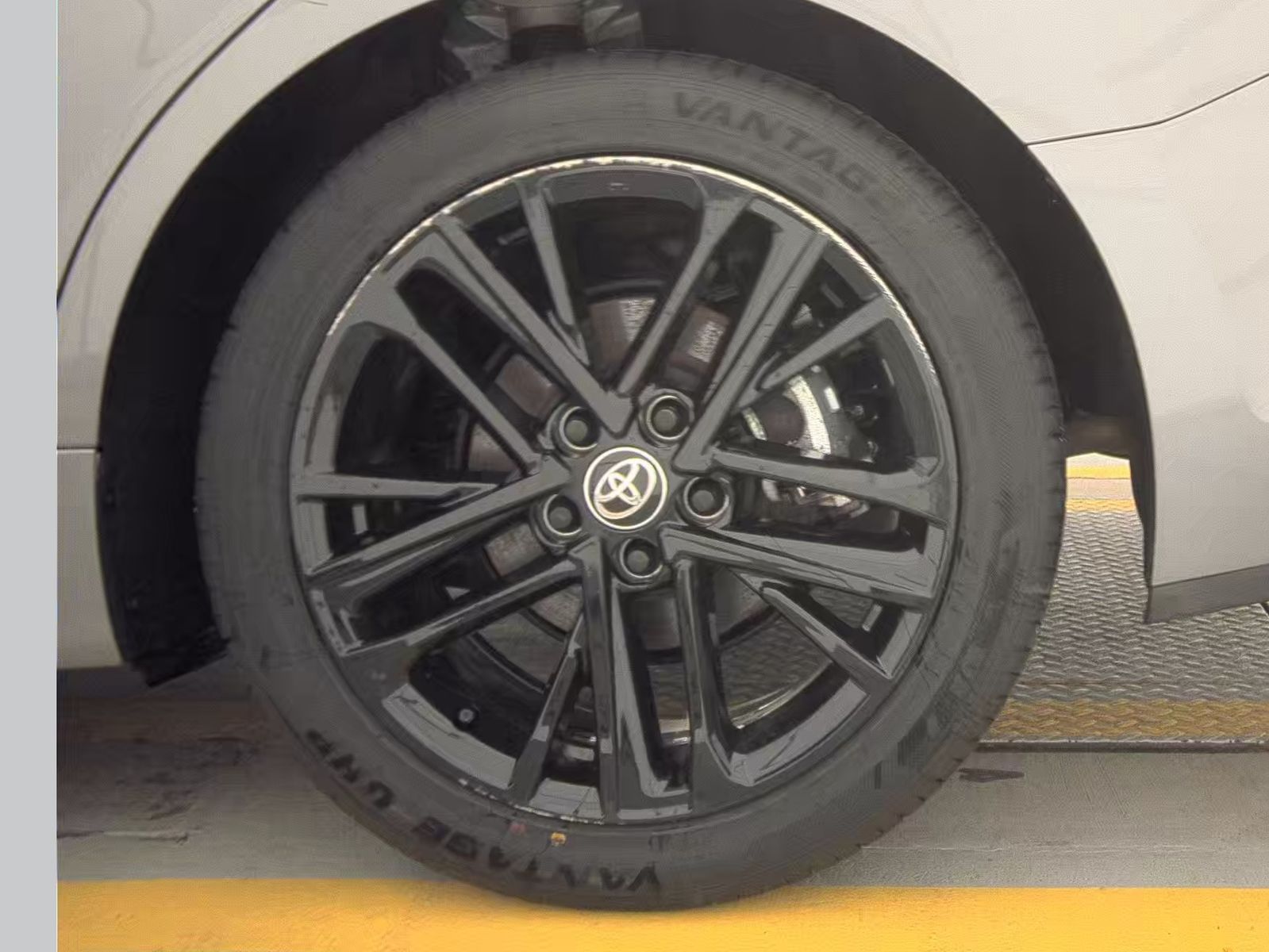 2025 Toyota Camry SE FWD