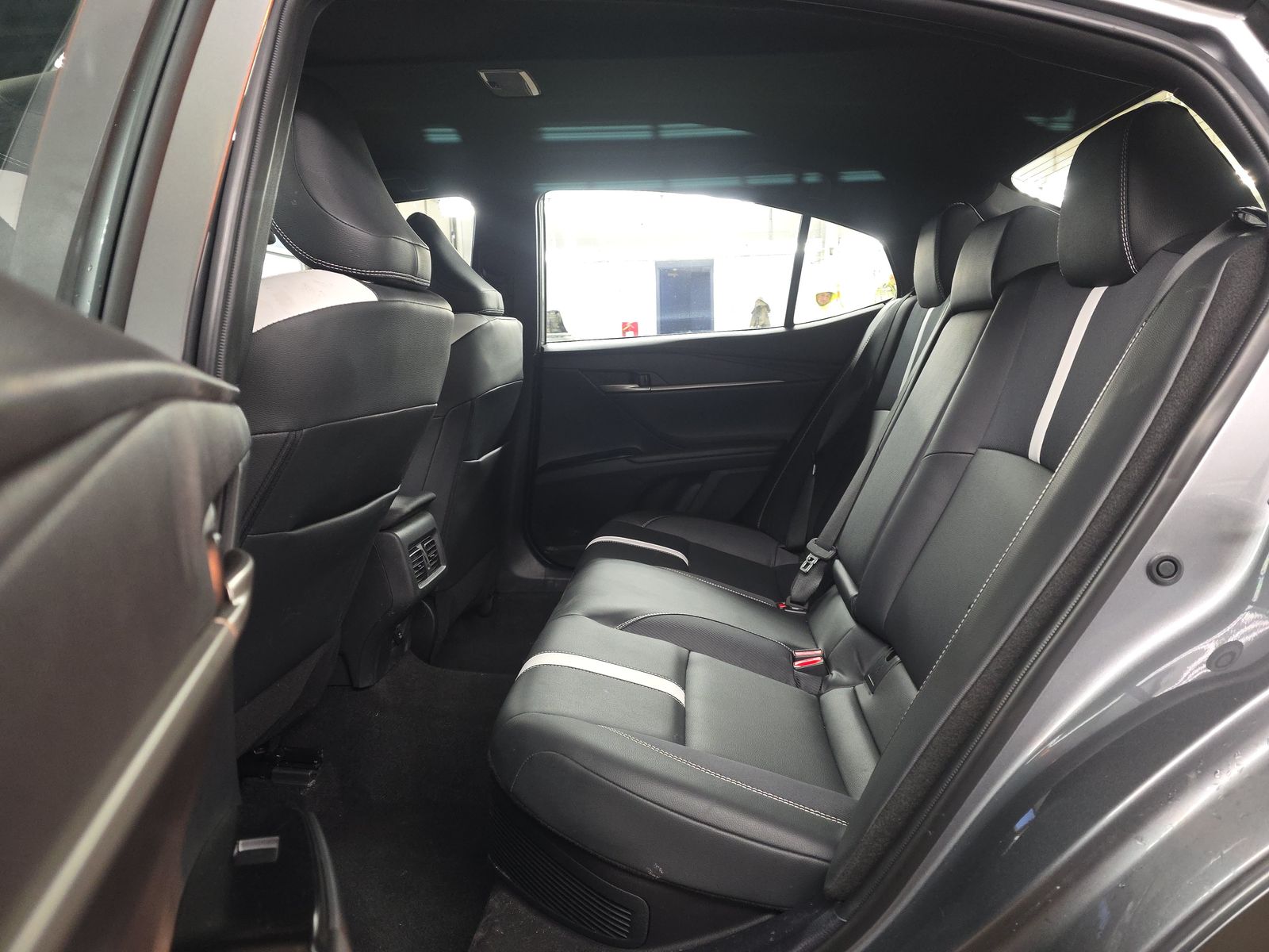 2025 Toyota Camry SE FWD