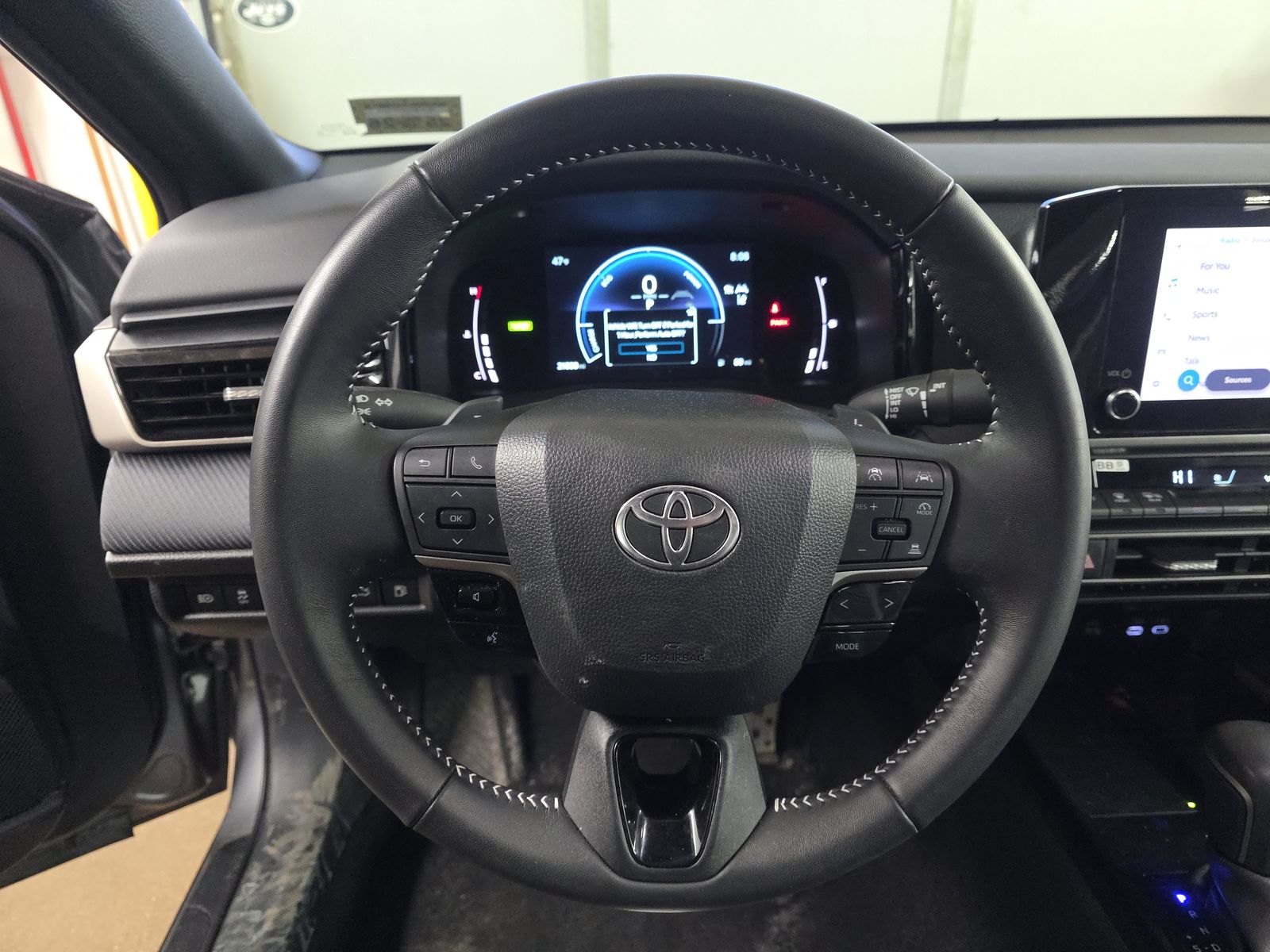 2025 Toyota Camry SE FWD