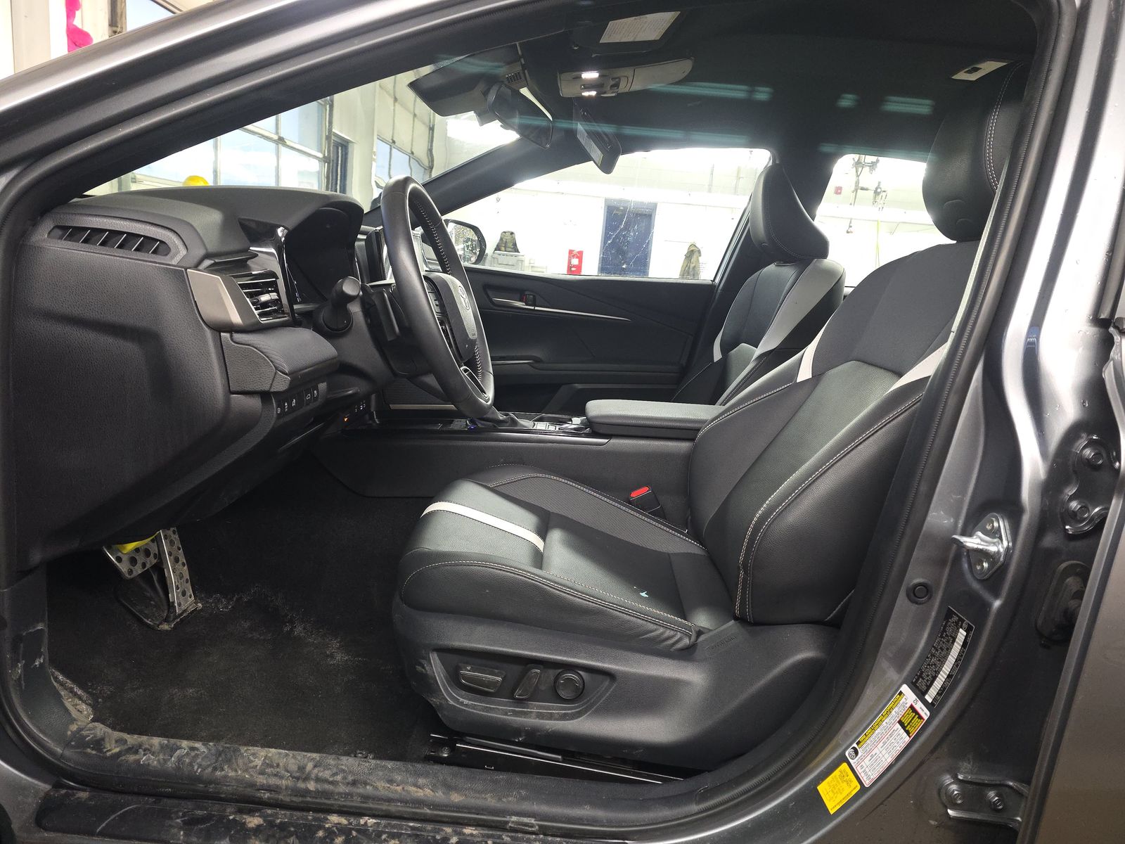 2025 Toyota Camry SE FWD