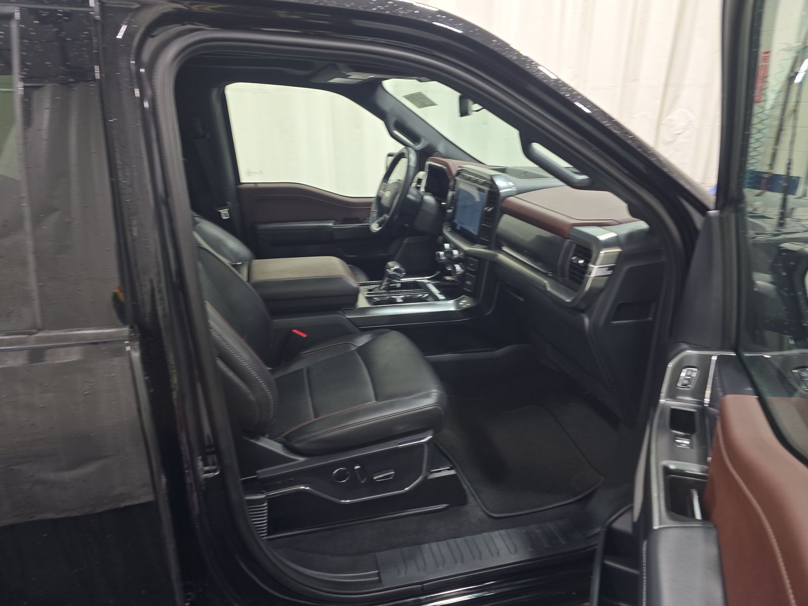 2023 Ford F-150 Lariat AWD