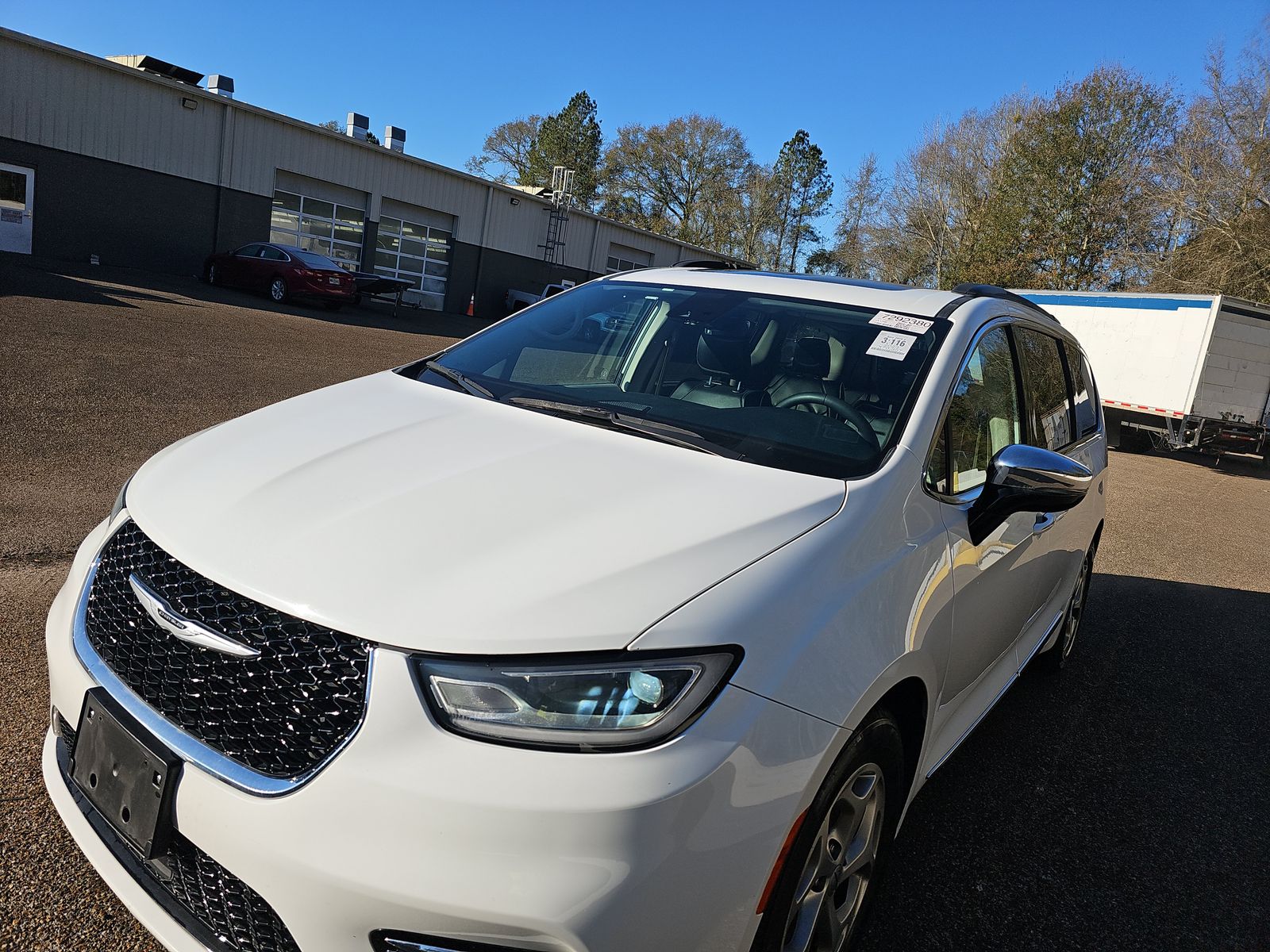2023 Chrysler Pacifica Limited FWD