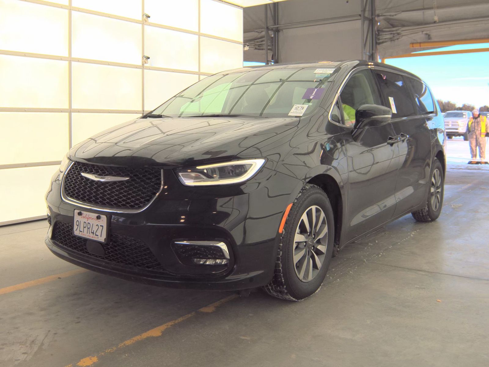 2024 Chrysler Pacifica Hybrid Select FWD