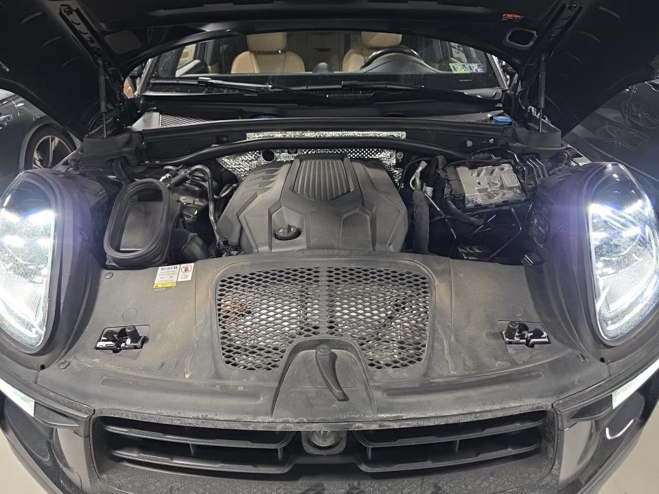 2023 Porsche Macan Base AWD