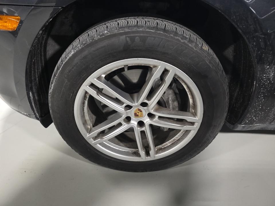 2023 Porsche Macan Base AWD