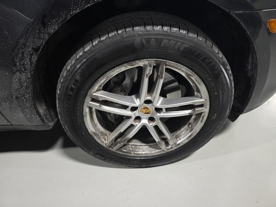 2023 Porsche Macan Base AWD