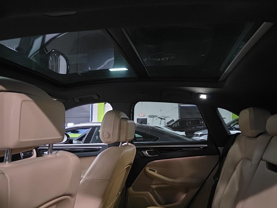 2023 Porsche Macan Base AWD