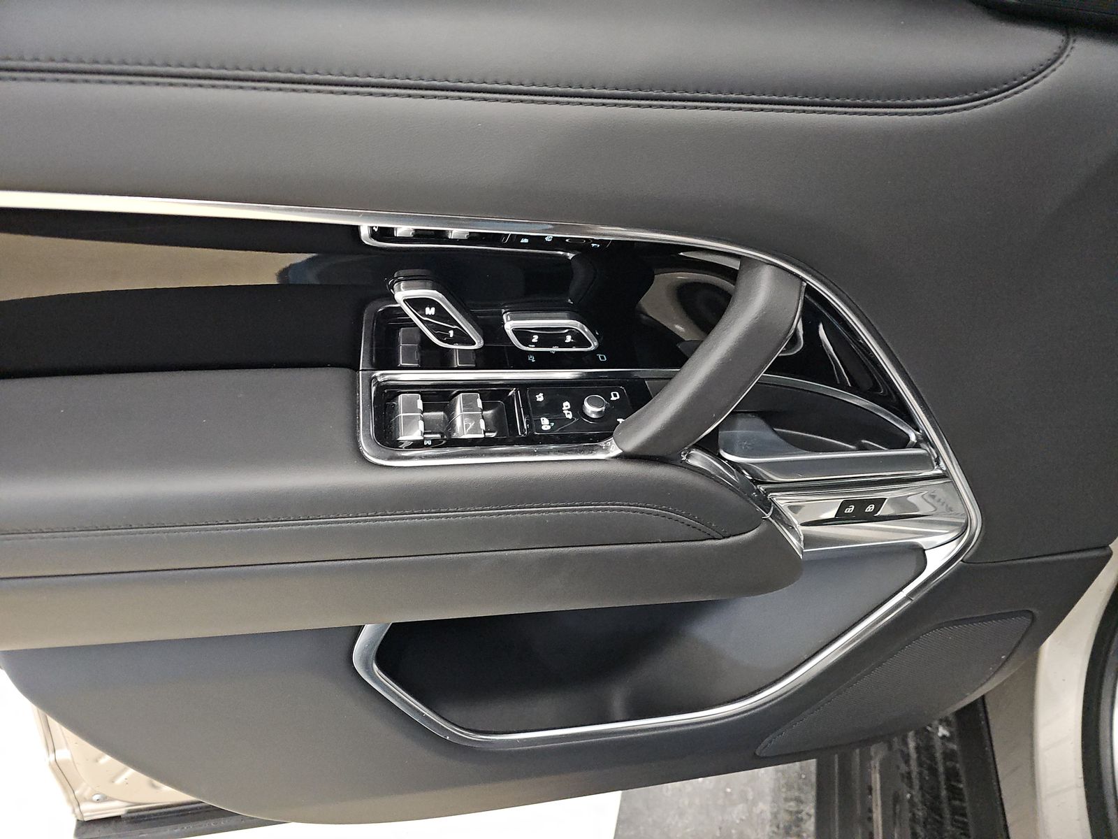 2024 Land Rover Range Rover SE AWD