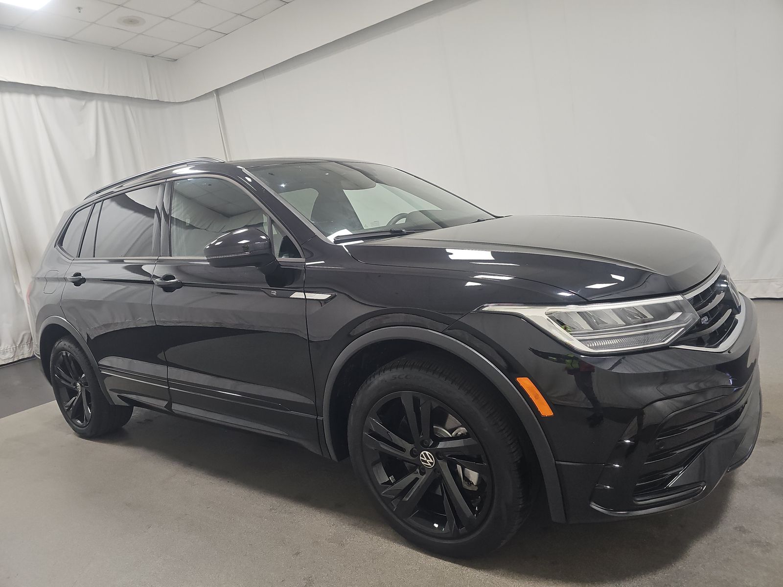 2024 Volkswagen Tiguan 2.0T SE R-Line Black FWD