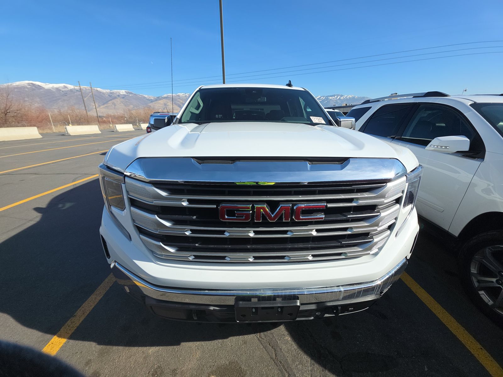 2023 GMC SIERRA 1500 SLE GAS WHITE SHORT BED SINGLE - Image 2
