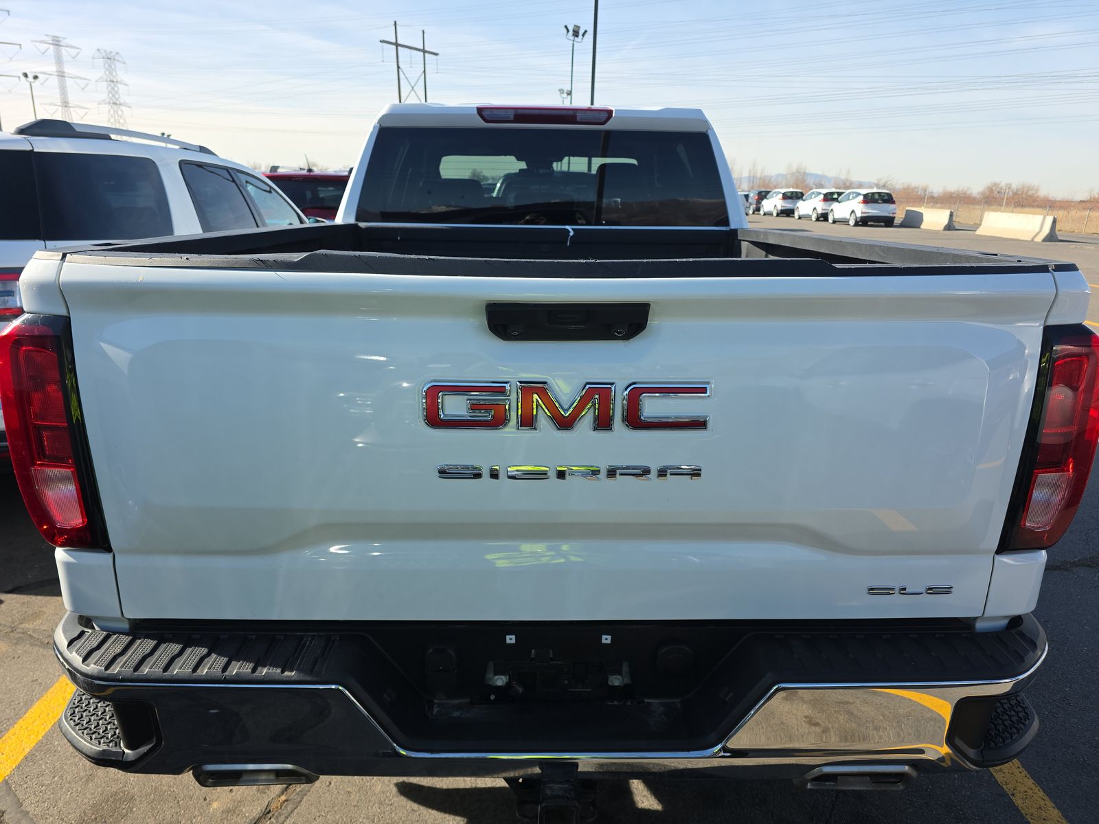 2023 GMC SIERRA 1500 SLE GAS WHITE SHORT BED SINGLE - Image 5