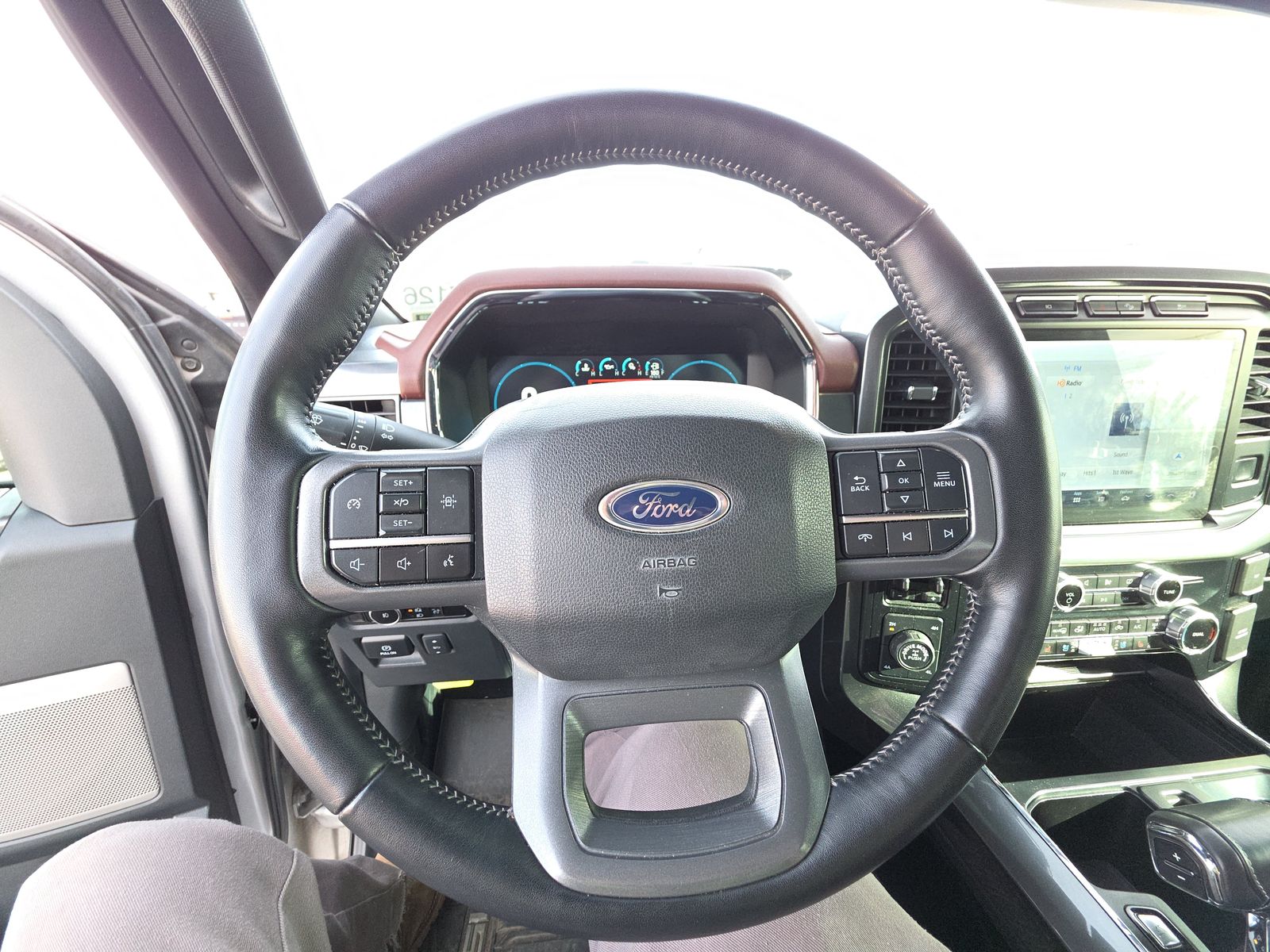 2023 Ford F-150 Lariat AWD