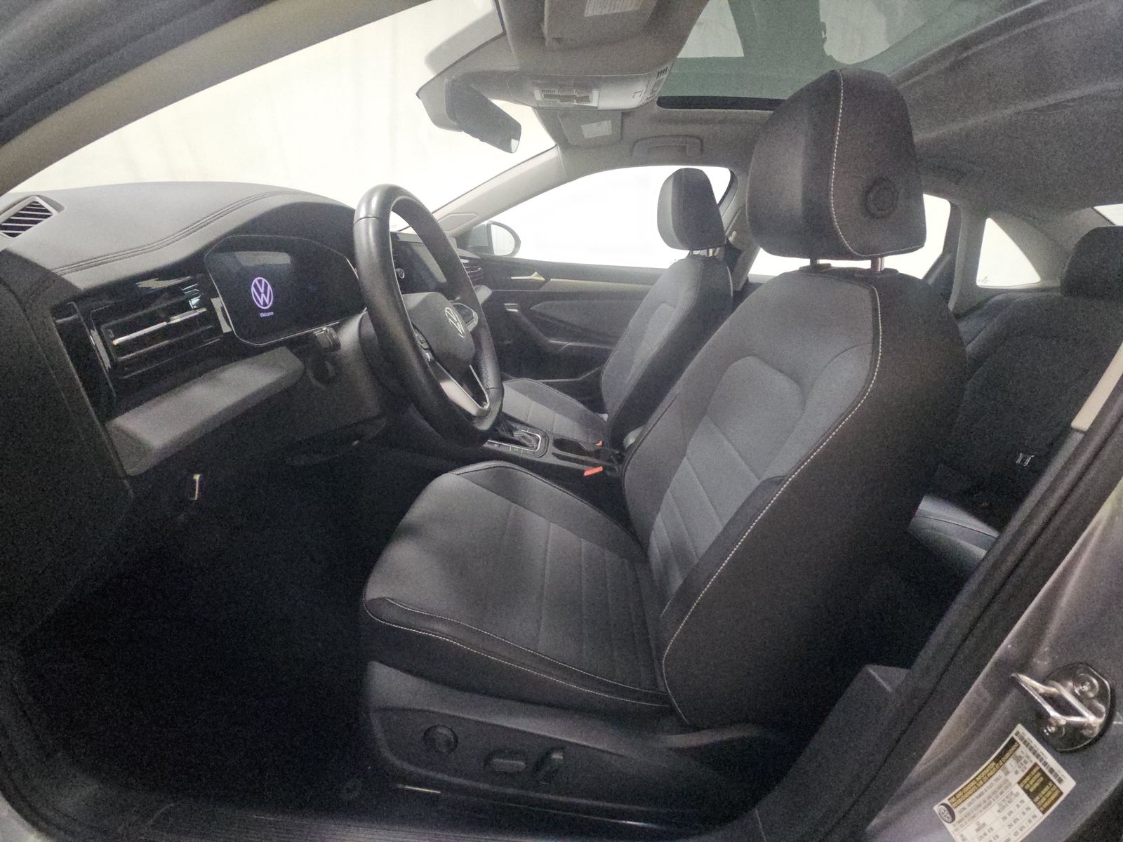 2025 Volkswagen Jetta 1.5T SE FWD