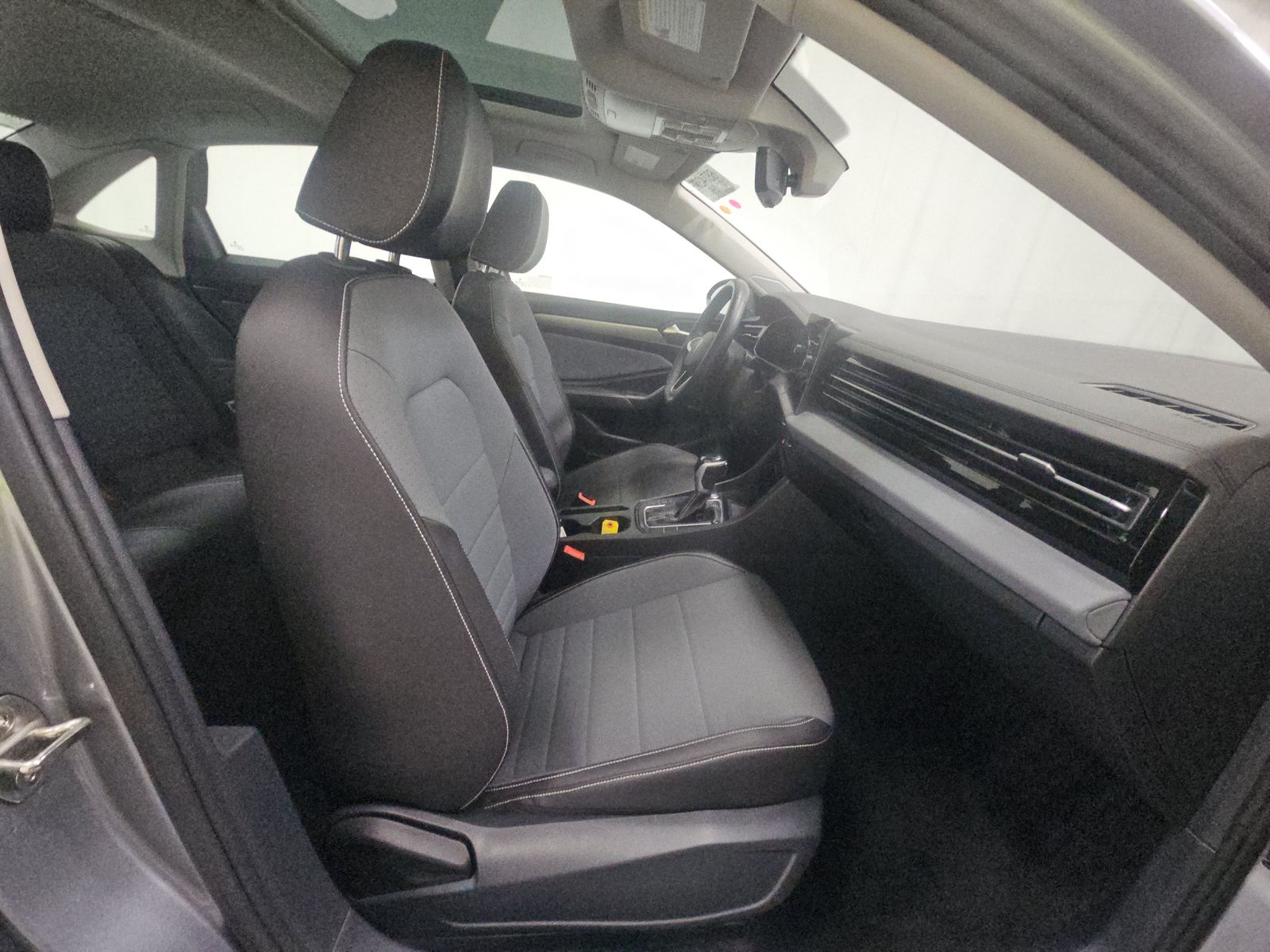 2025 Volkswagen Jetta 1.5T SE FWD