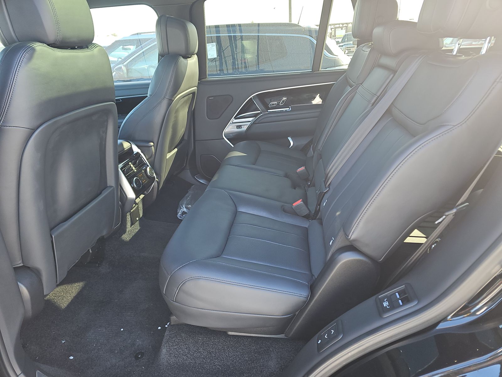 2024 Land Rover Range Rover SE LWB AWD