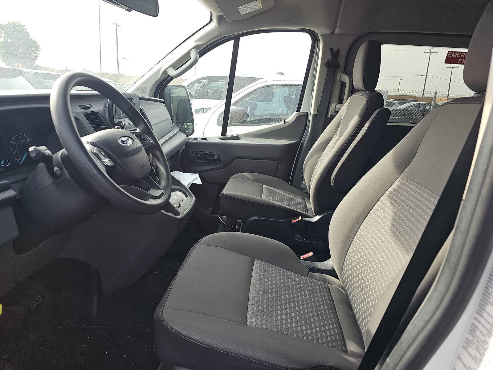 FORD TRANSIT 150 - 8