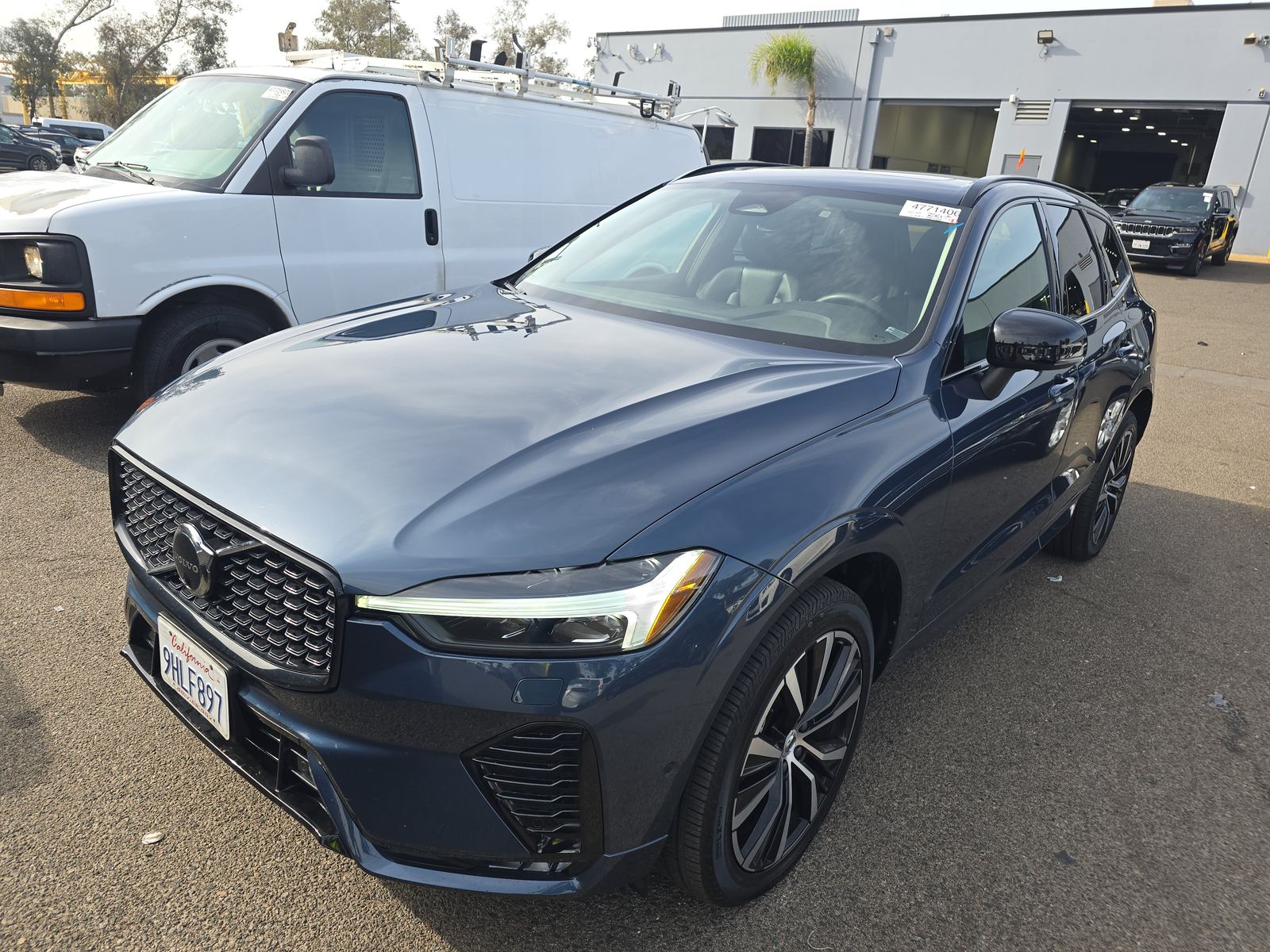 2023 Volvo XC60 B5 Plus FWD