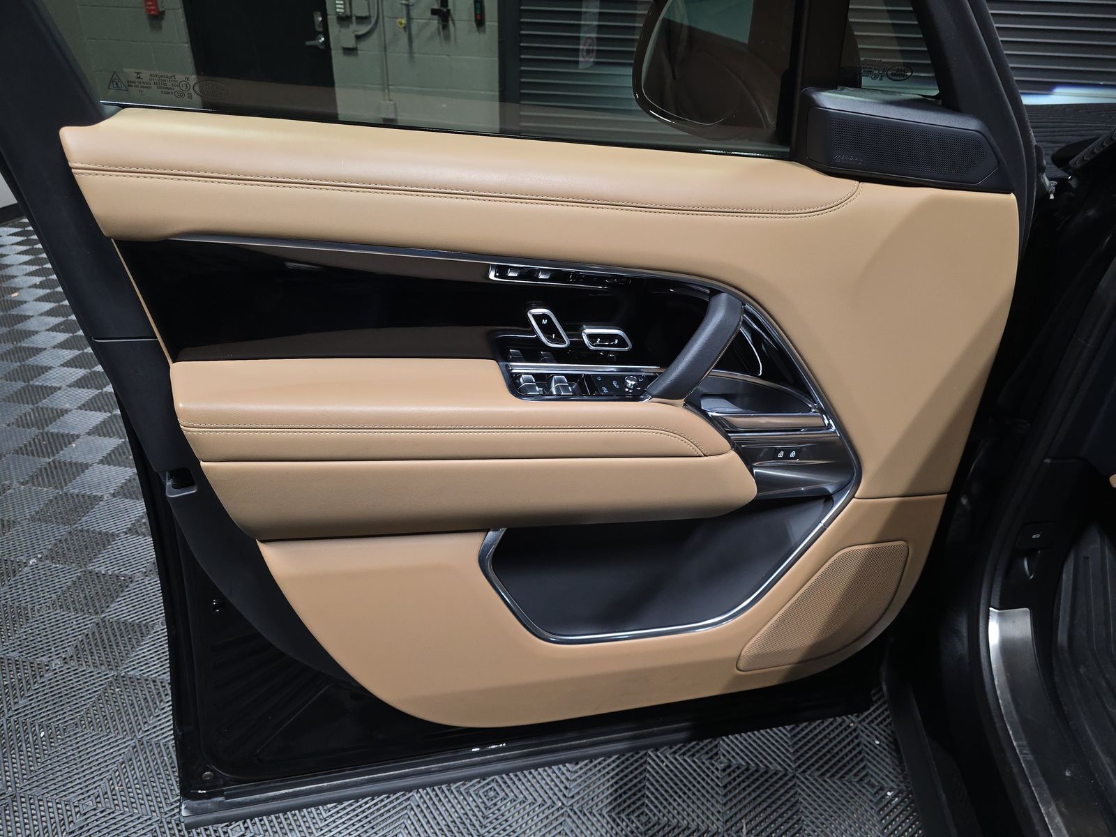 2023 Land Rover Range Rover SE AWD