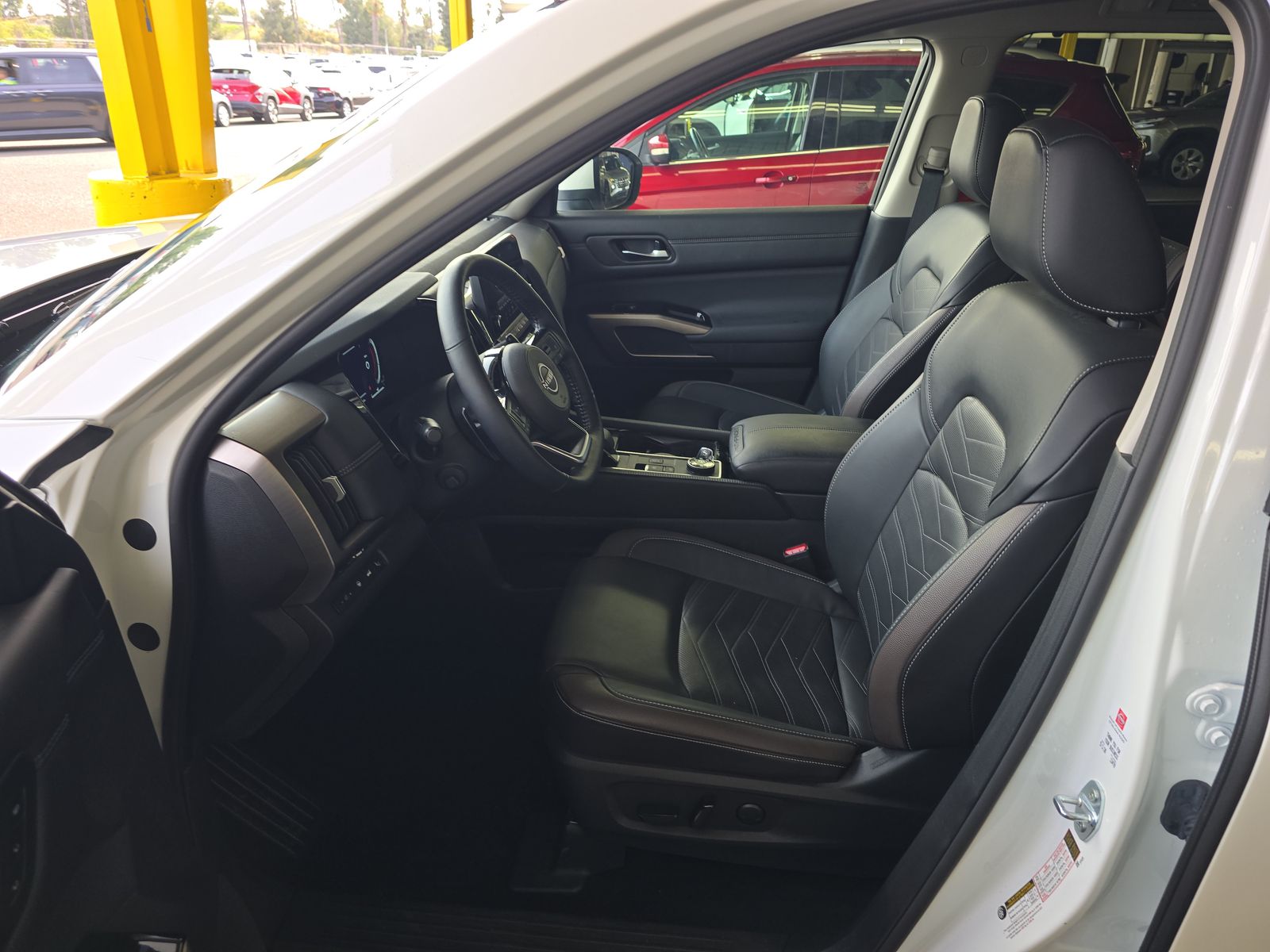 2024 Nissan Pathfinder Platinum AWD