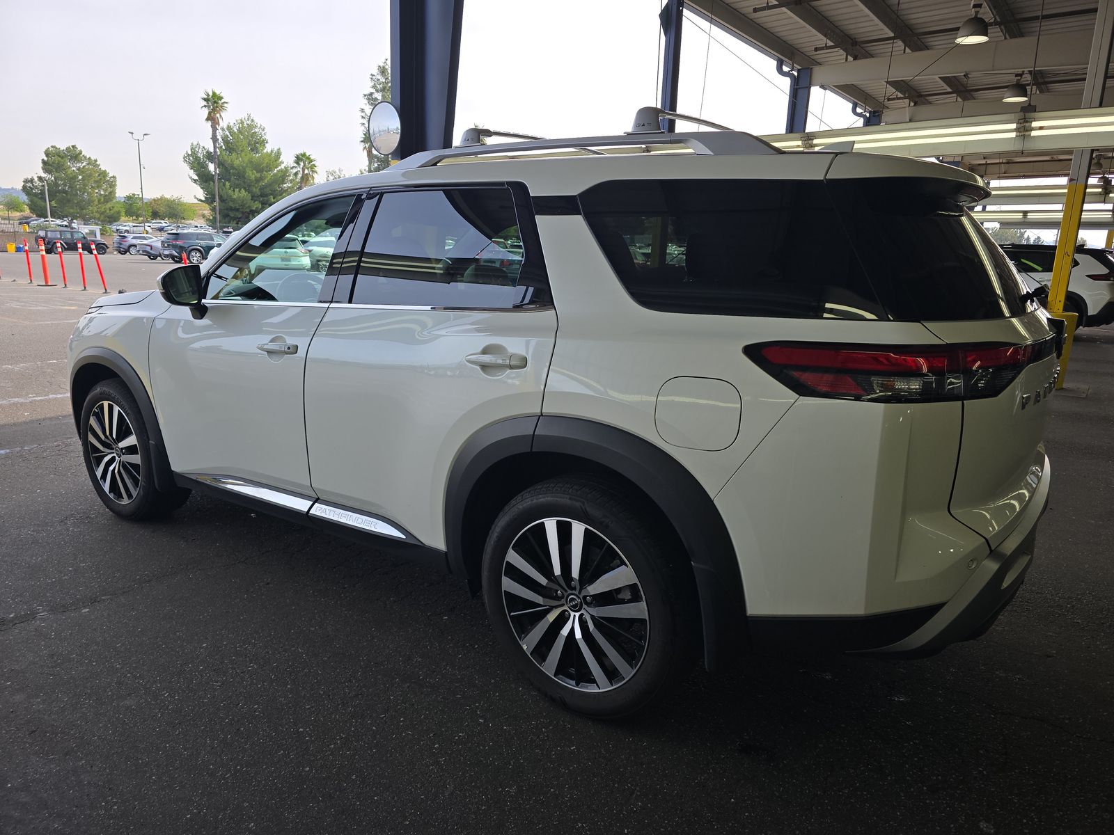 2024 Nissan Pathfinder Platinum AWD