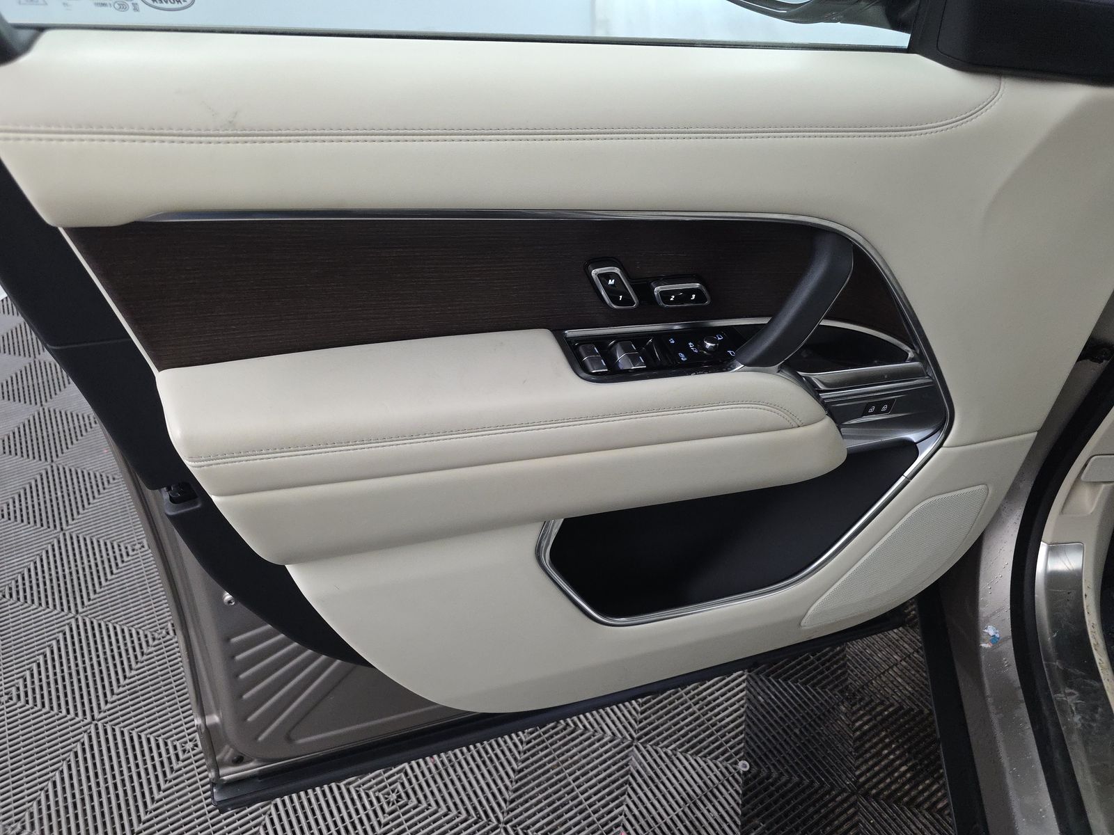 2023 Land Rover Range Rover SE AWD