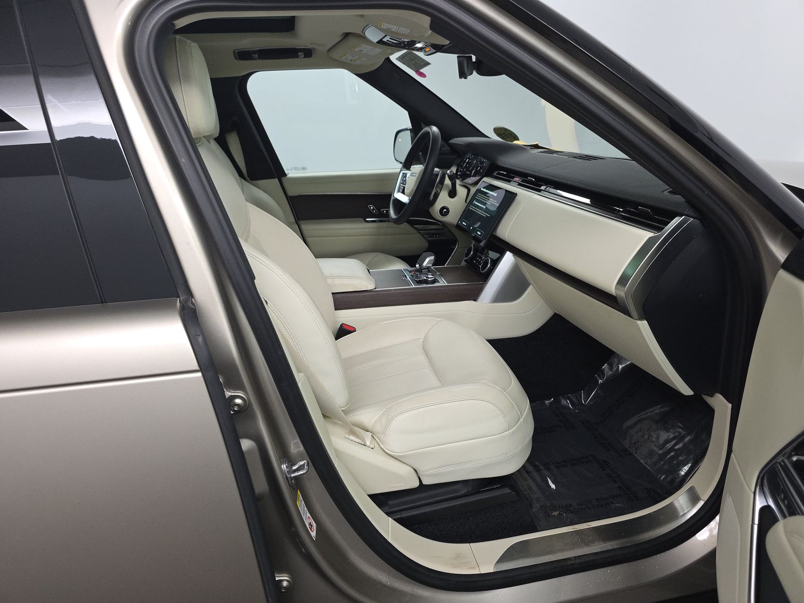 2023 Land Rover Range Rover SE AWD