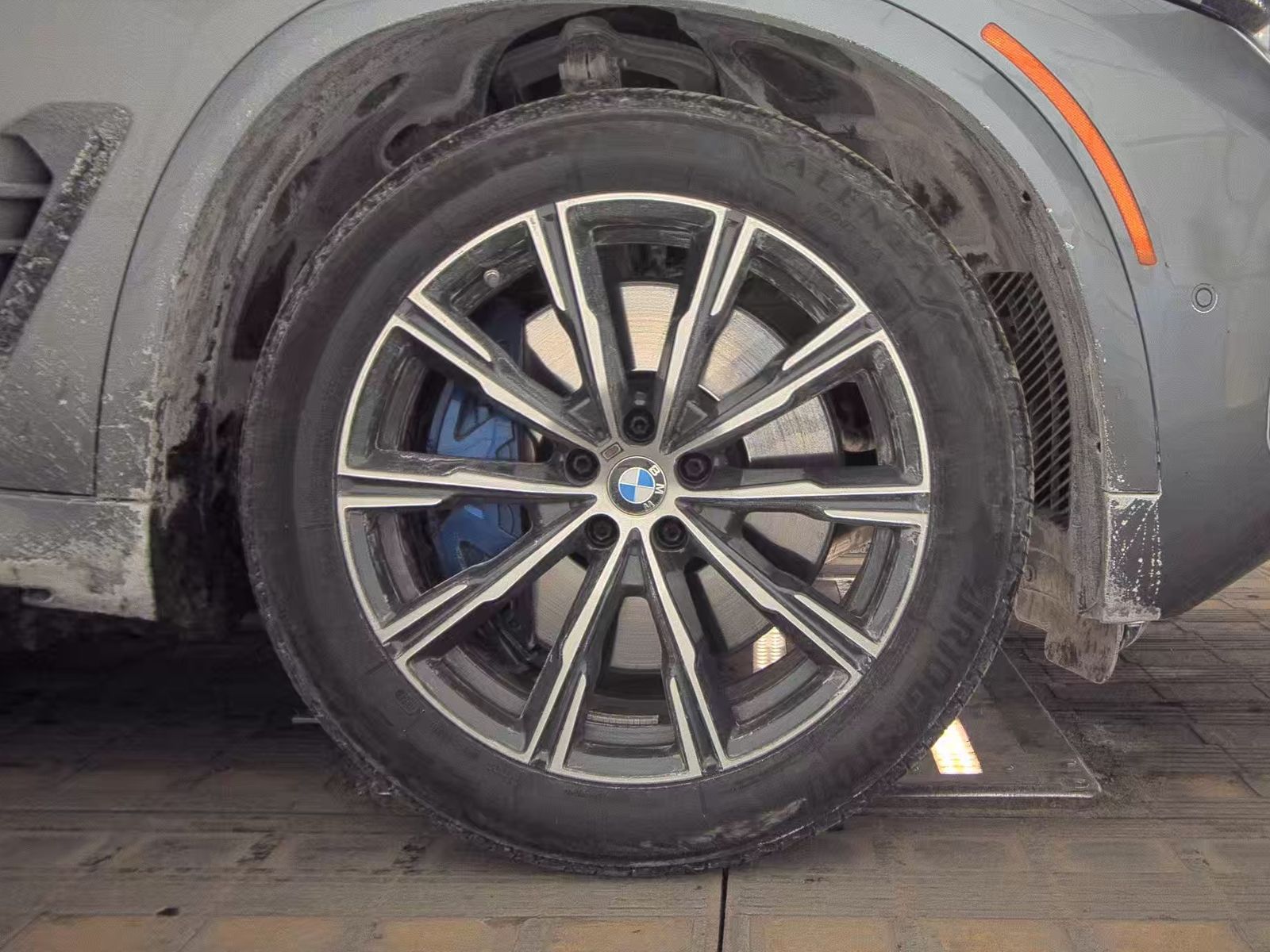 2026 BMW X5 M60i xDrive AWD