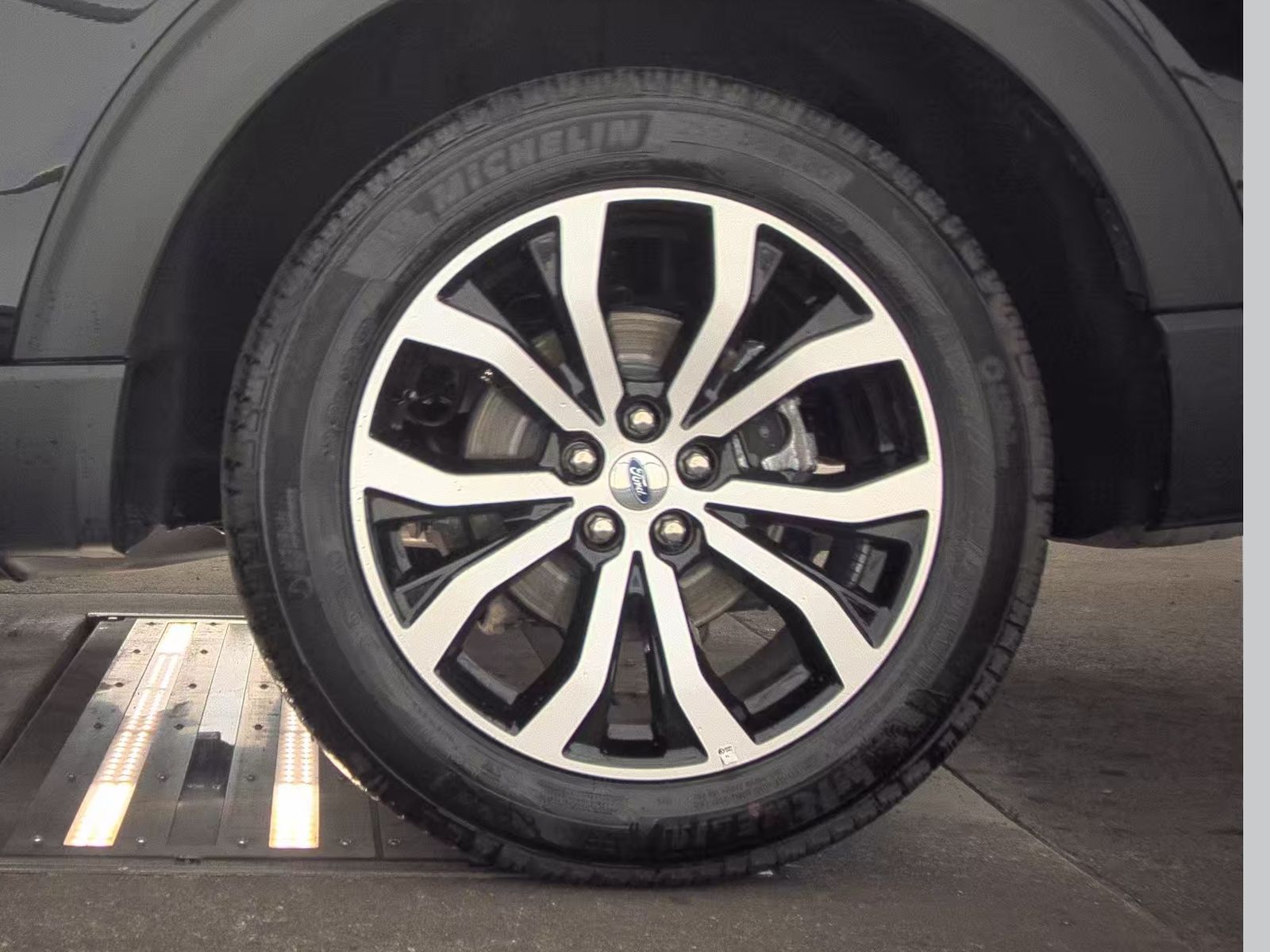 2025 Ford Explorer ST-Line AWD