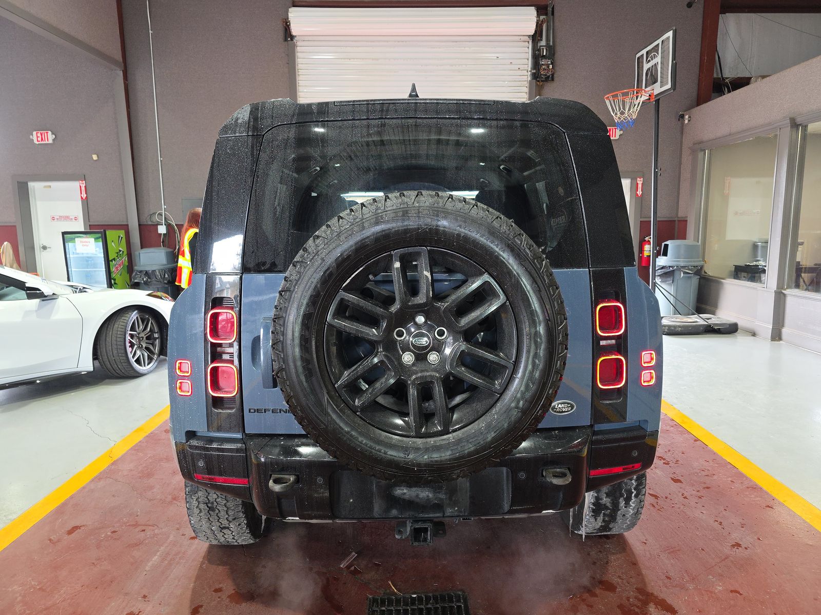 2023 Land Rover Defender 110 X-Dynamic SE AWD