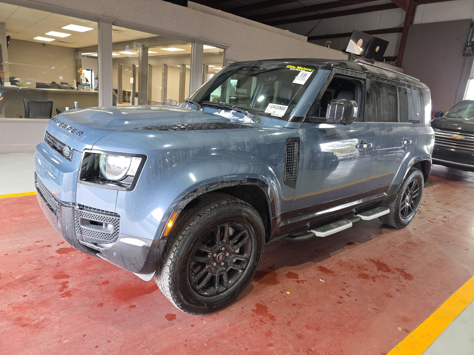 2023 Land Rover Defender 110 X-Dynamic SE AWD