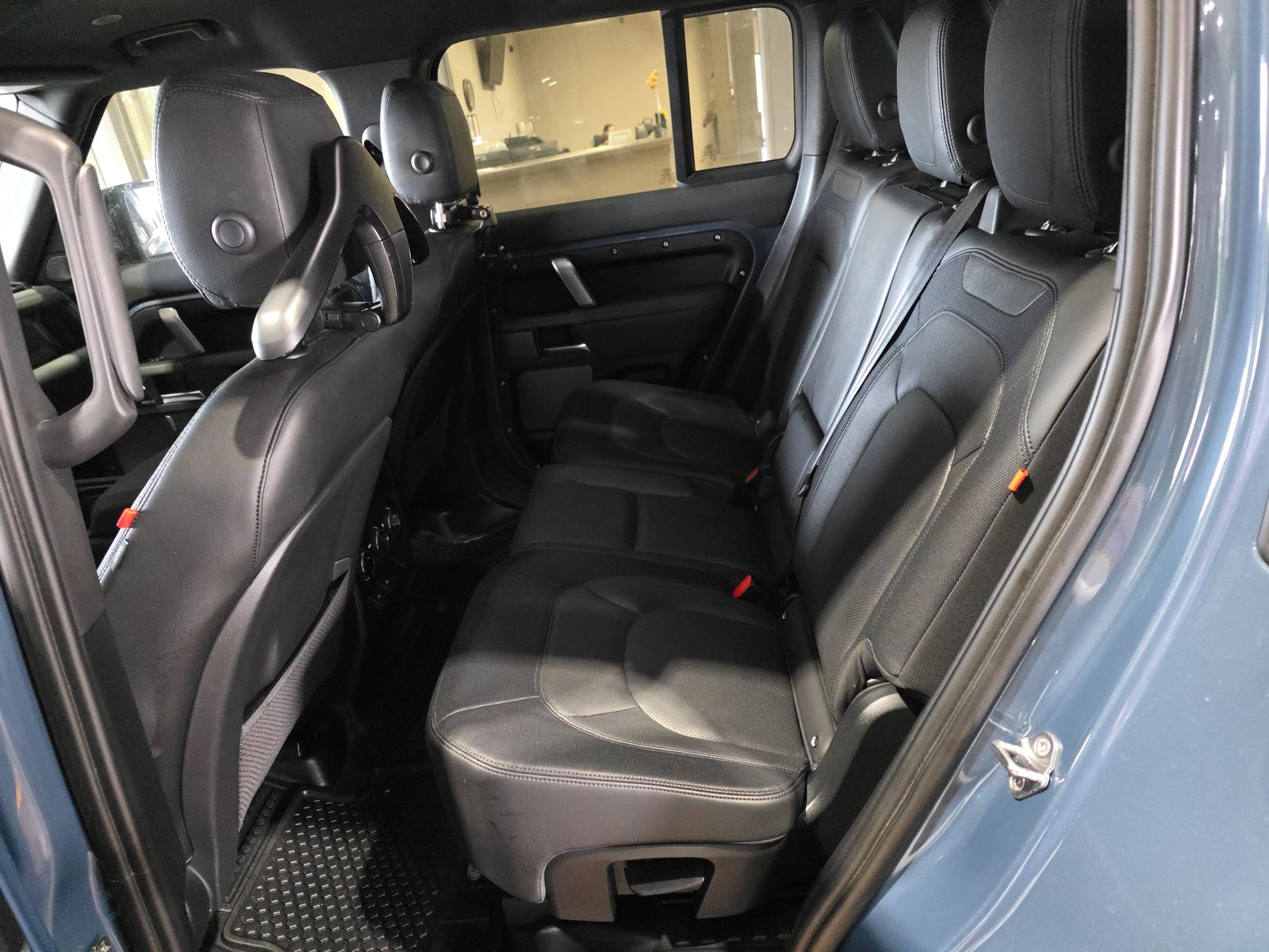 2023 Land Rover Defender 110 X-Dynamic SE AWD