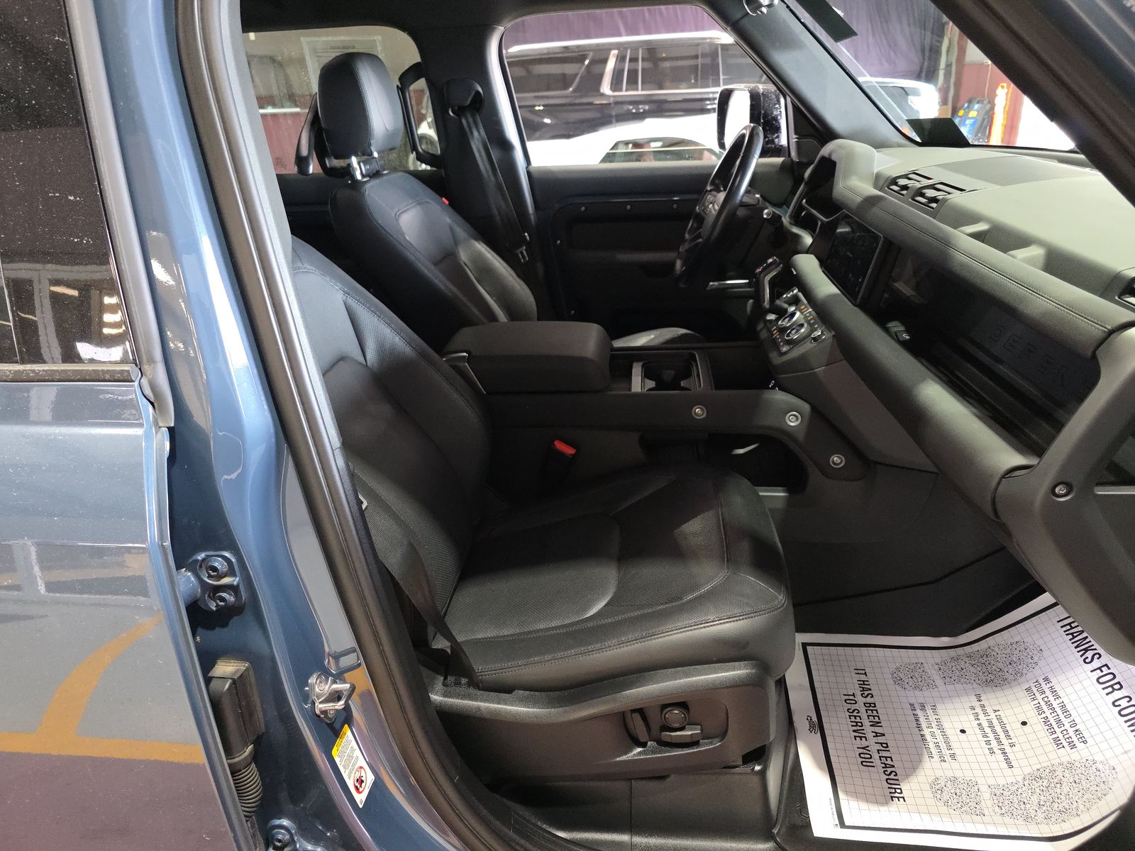 2023 Land Rover Defender 110 X-Dynamic SE AWD